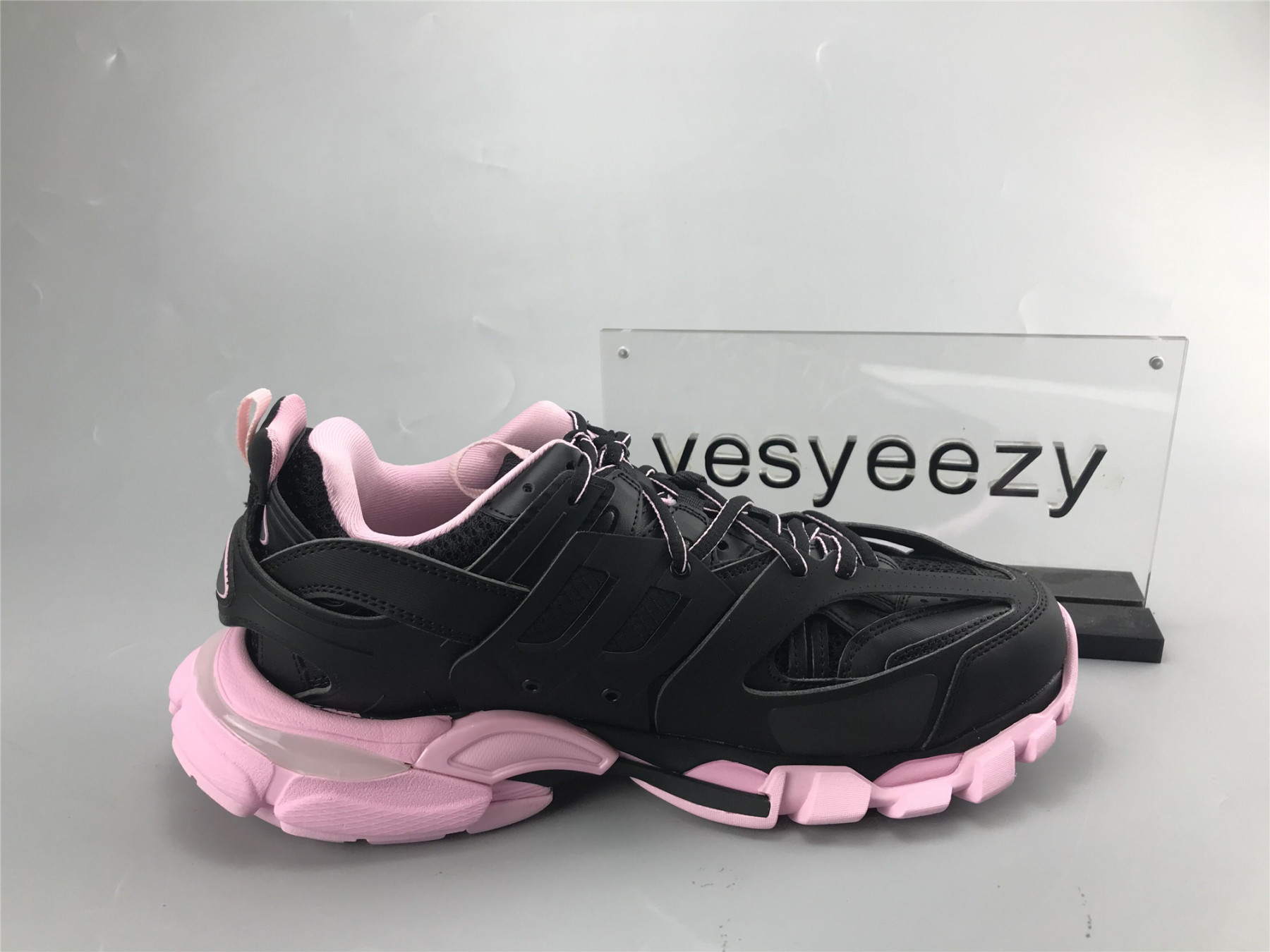 UA TRACK TRAINER BLACK PINK WITH LED LIGHTS