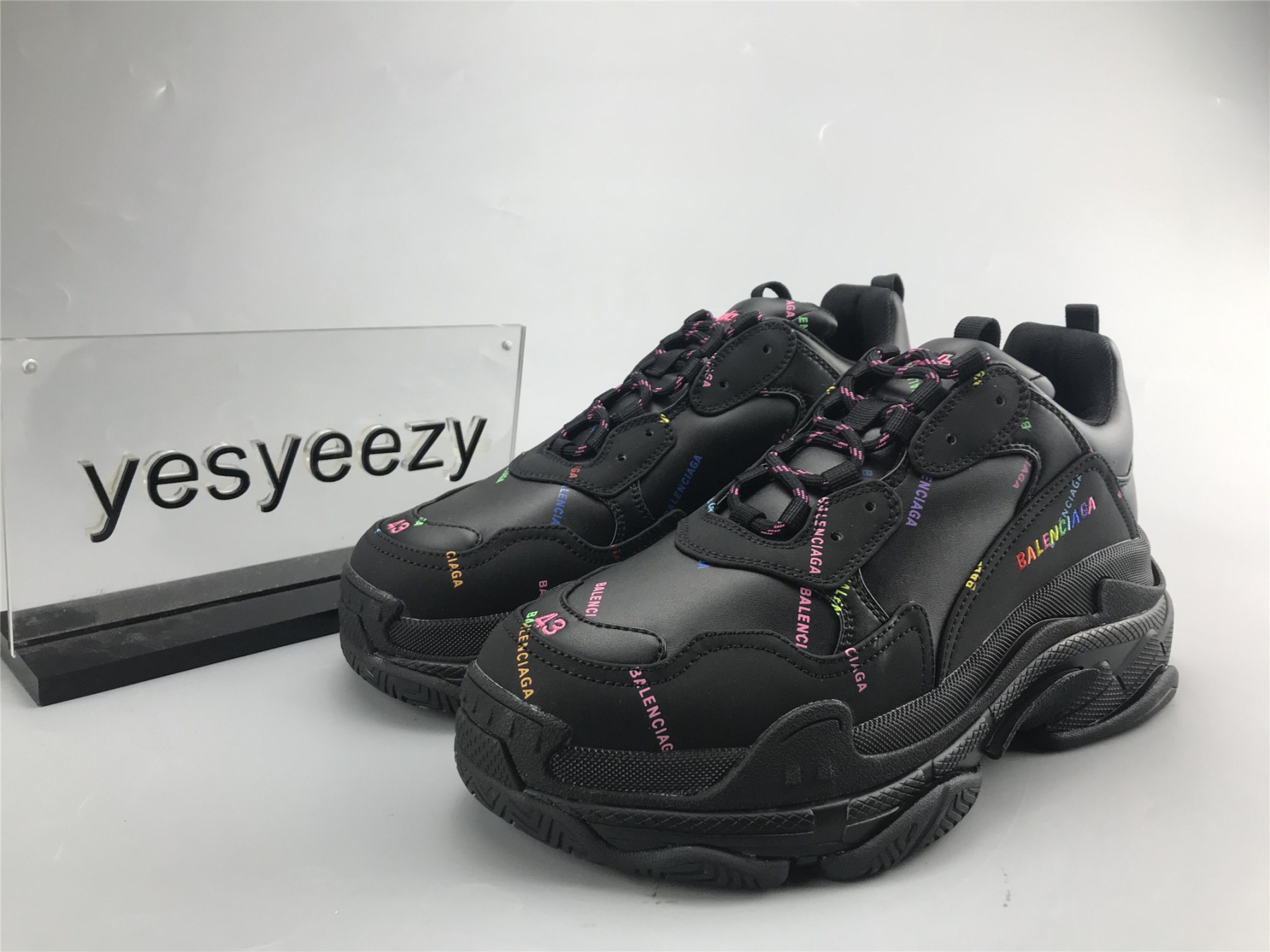 UA TRIPLE S LETTER COLORFUL
