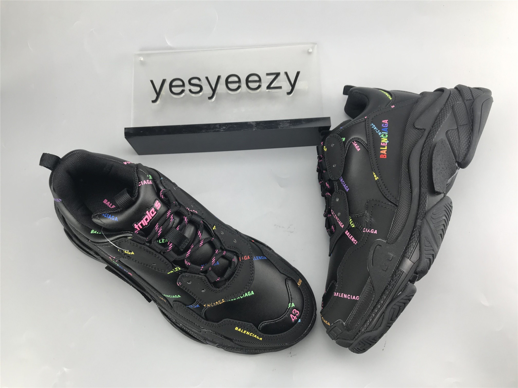 UA TRIPLE S LETTER COLORFUL
