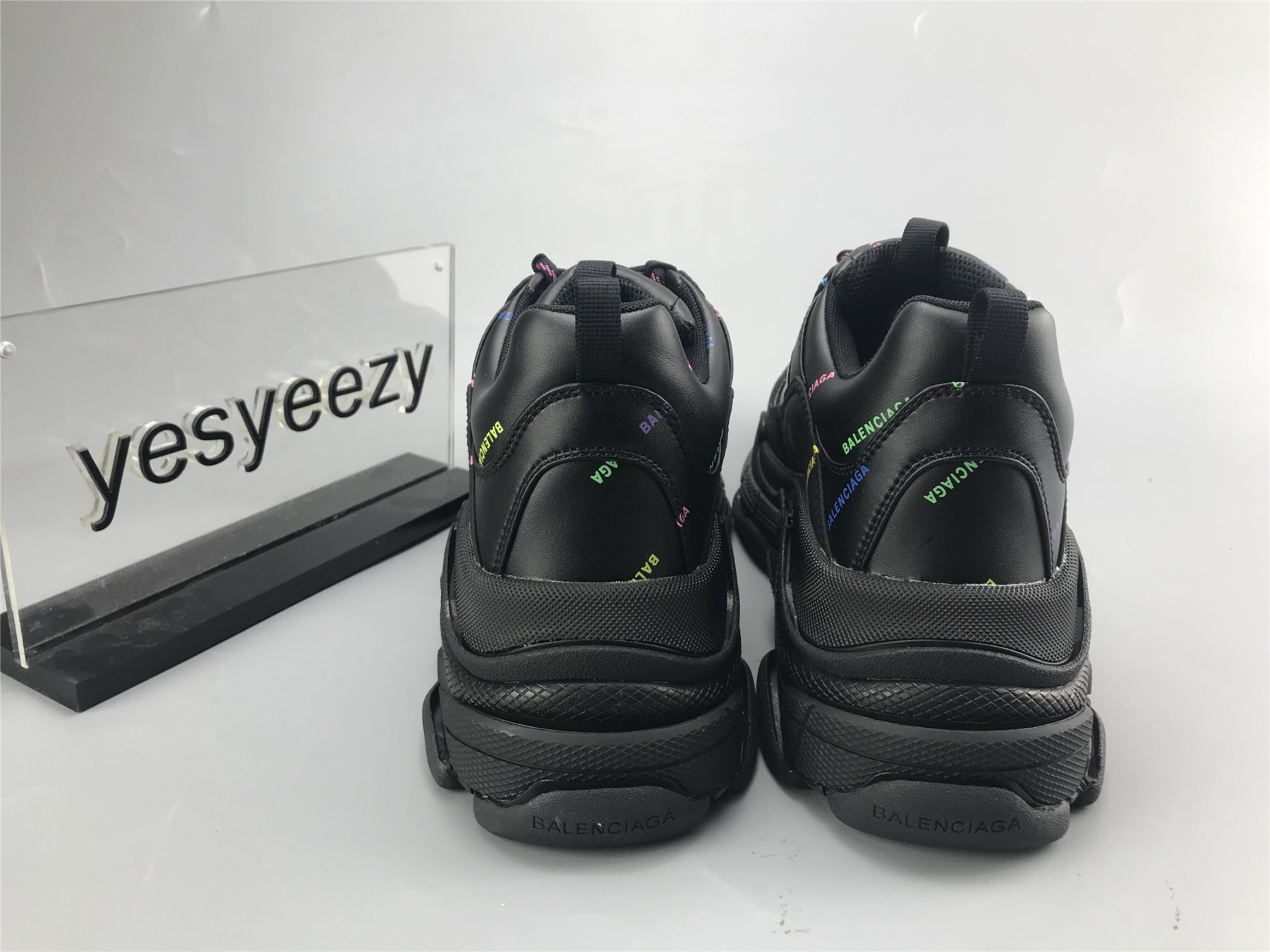UA TRIPLE S LETTER COLORFUL