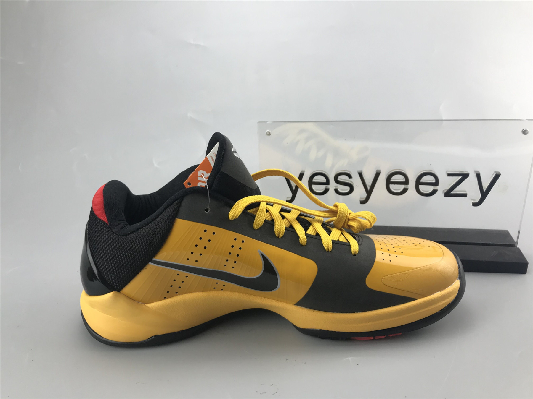 UA NIKE ZOOM KOBE 5 