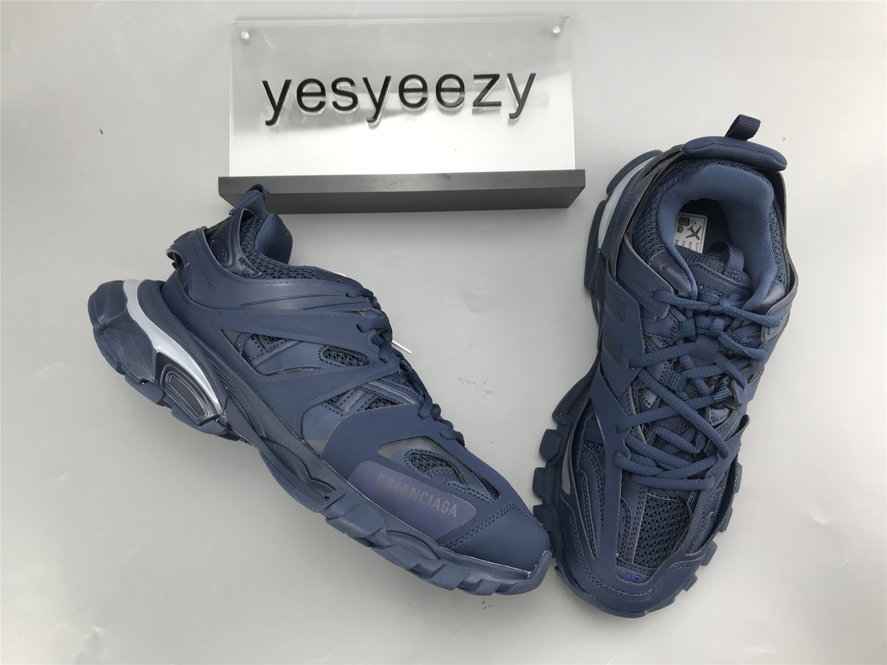 UA TRACK TRAINER DARK NAVY SNEAKER WITH LED LIGHTS