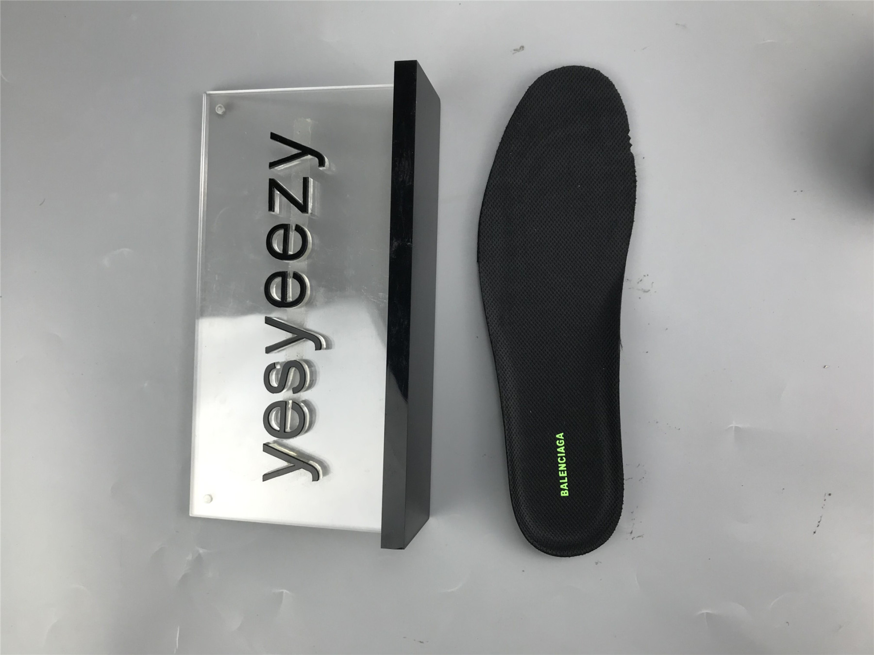 UA TRIPLE S SNEAKER BLACK AND GREEN