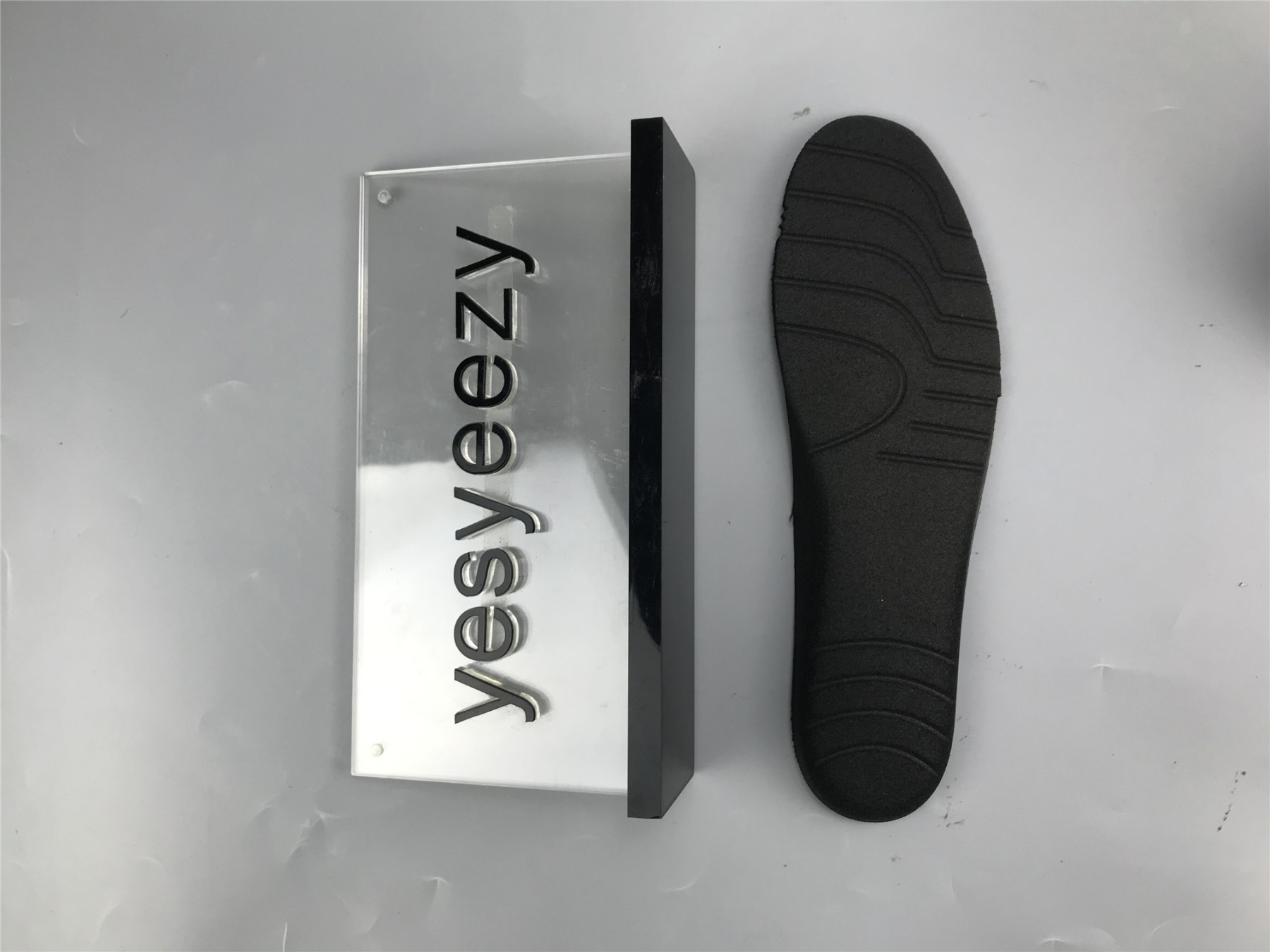 UA TRIPLE S SNEAKER BLACK AND GREEN