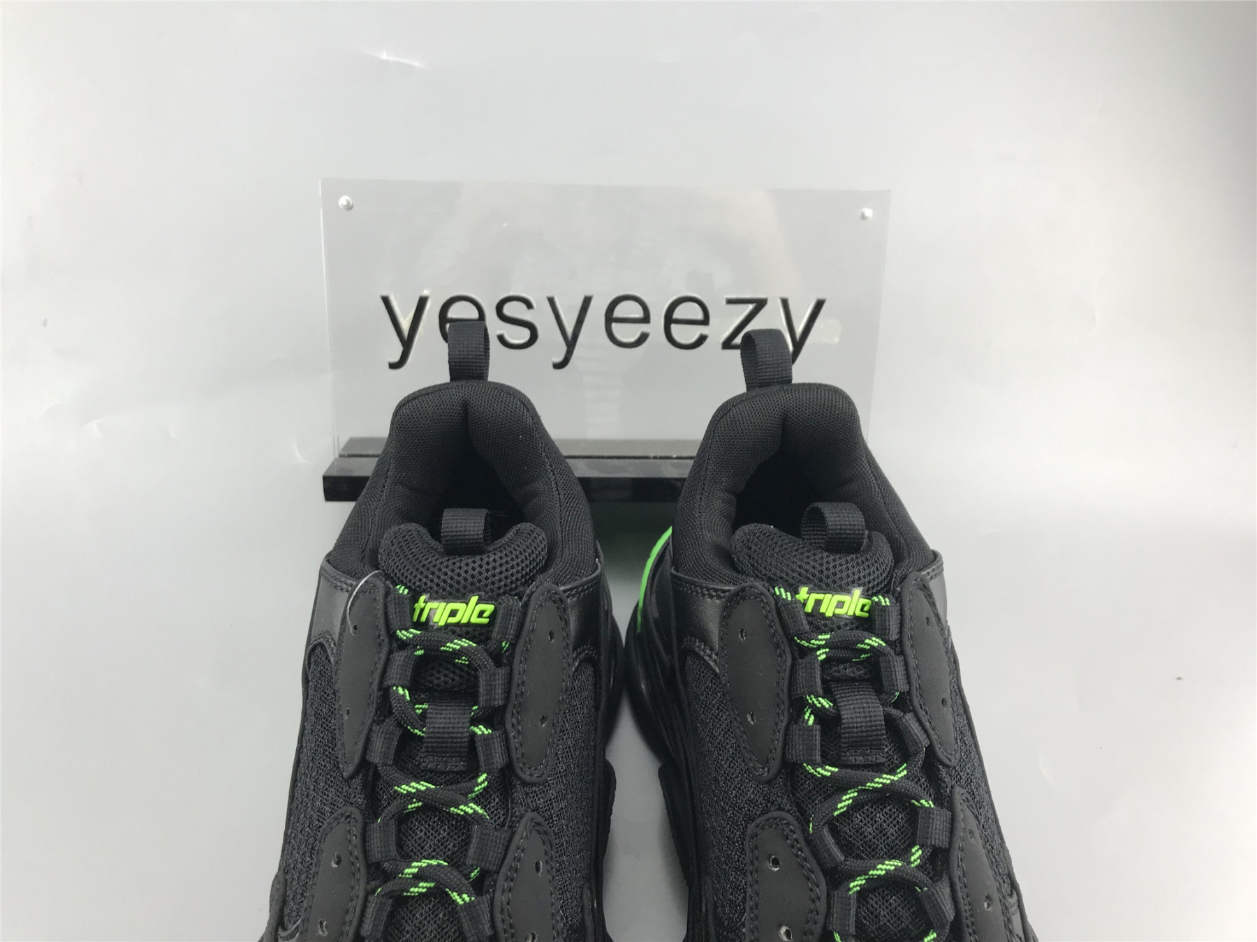 UA TRIPLE S SNEAKER BLACK AND GREEN