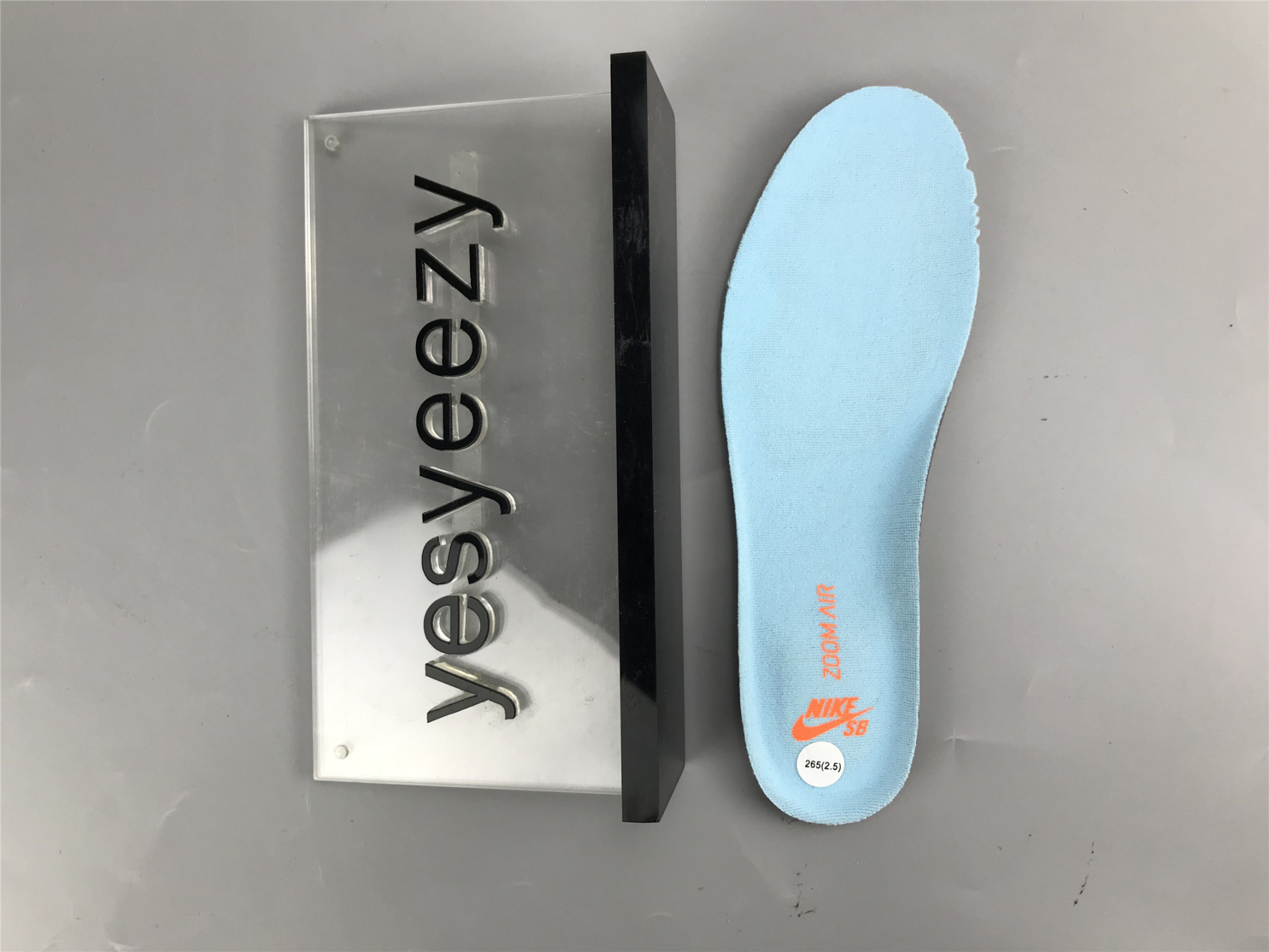 UA NIKE DUNK LOW SB 
