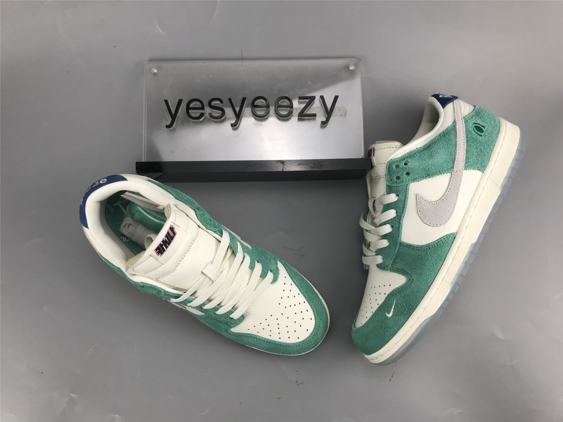 UA NIKE KASINA X DUNK LOW