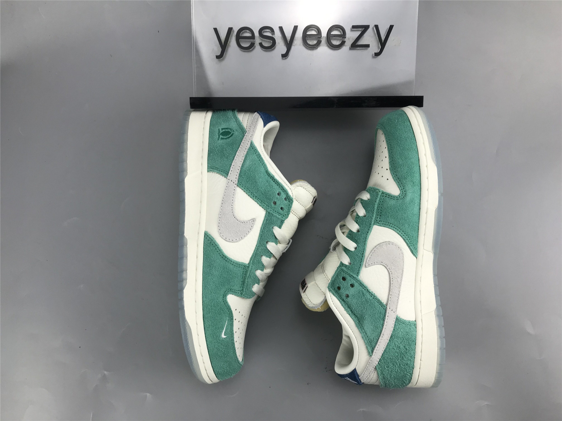 UA NIKE KASINA X DUNK LOW