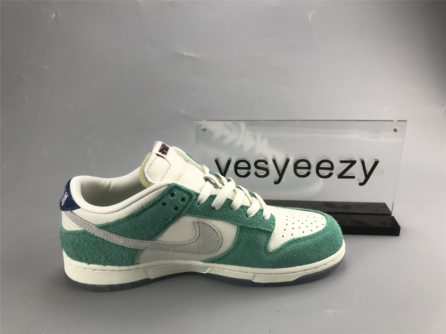 UA NIKE KASINA X DUNK LOW