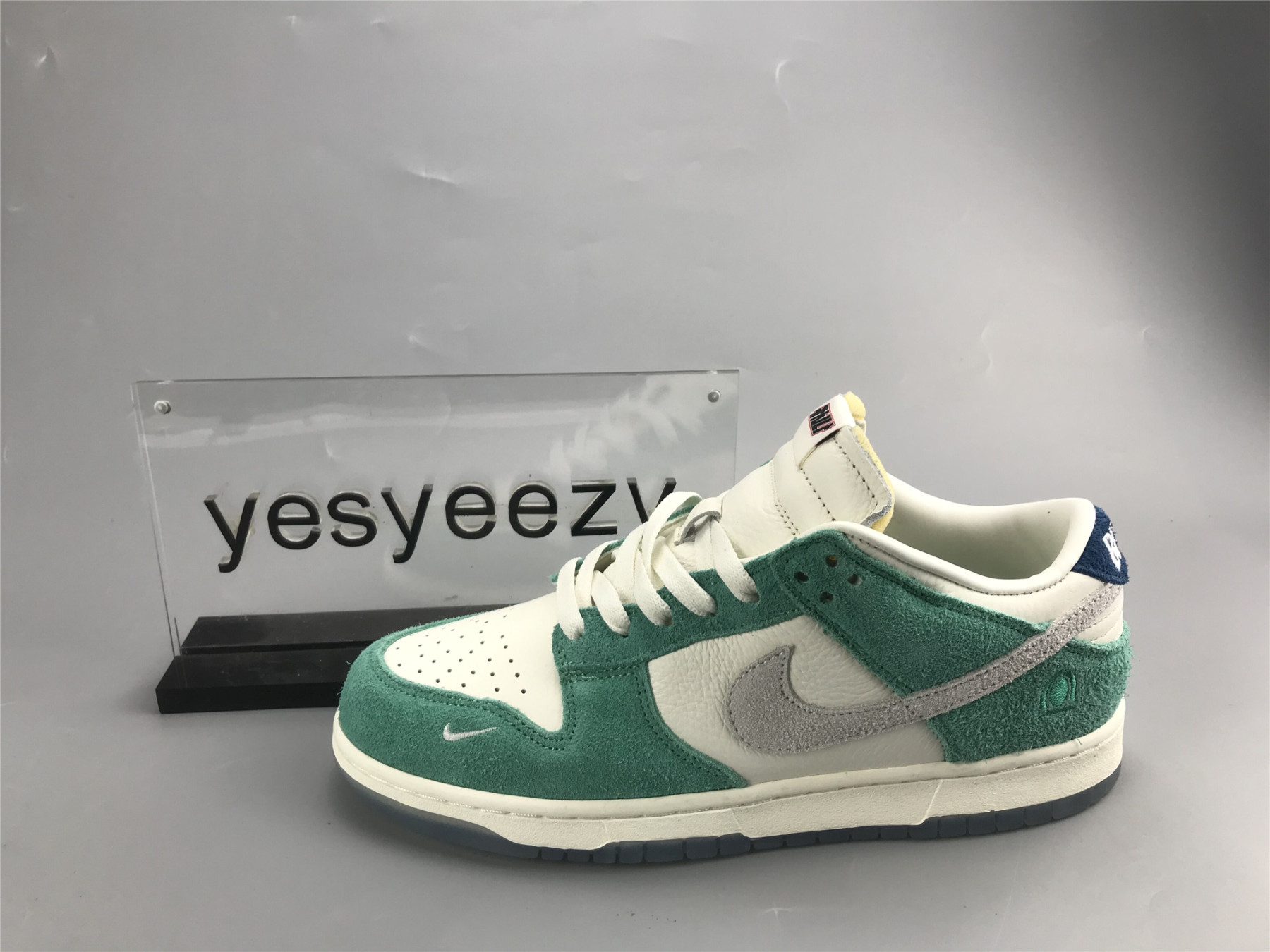 UA NIKE KASINA X DUNK LOW