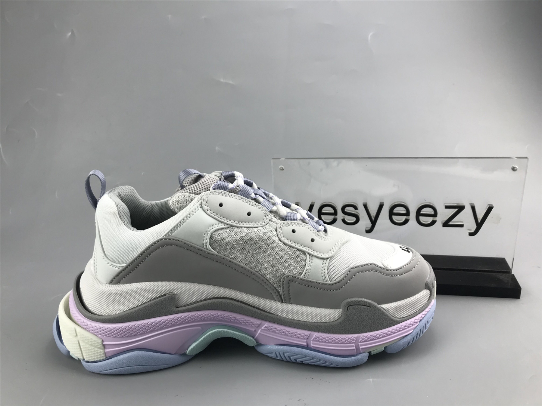 UA TRIPLE S SNEAKER MAKARON