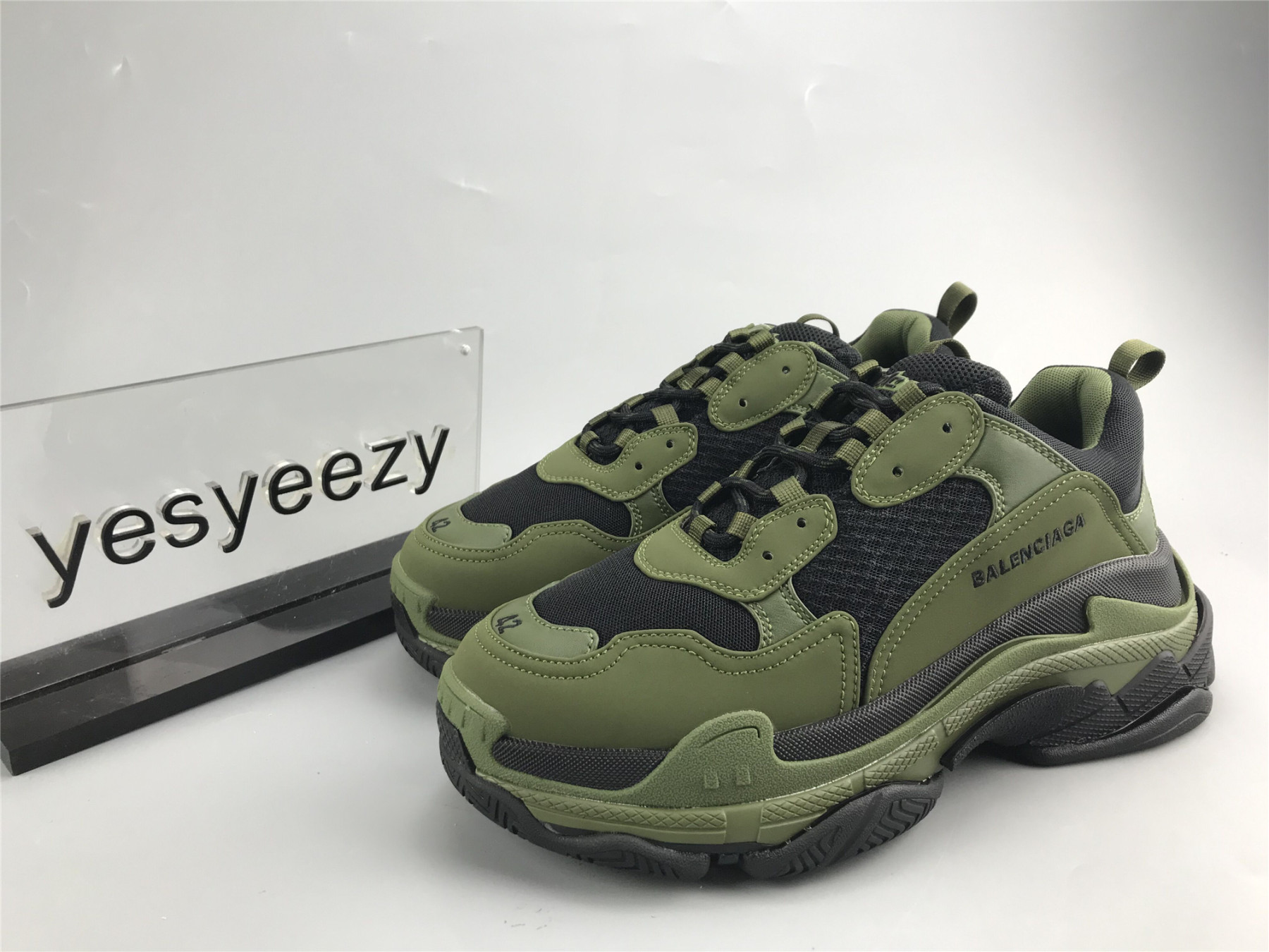 UA TRIPLE S SNEAKER ARMY GREEN