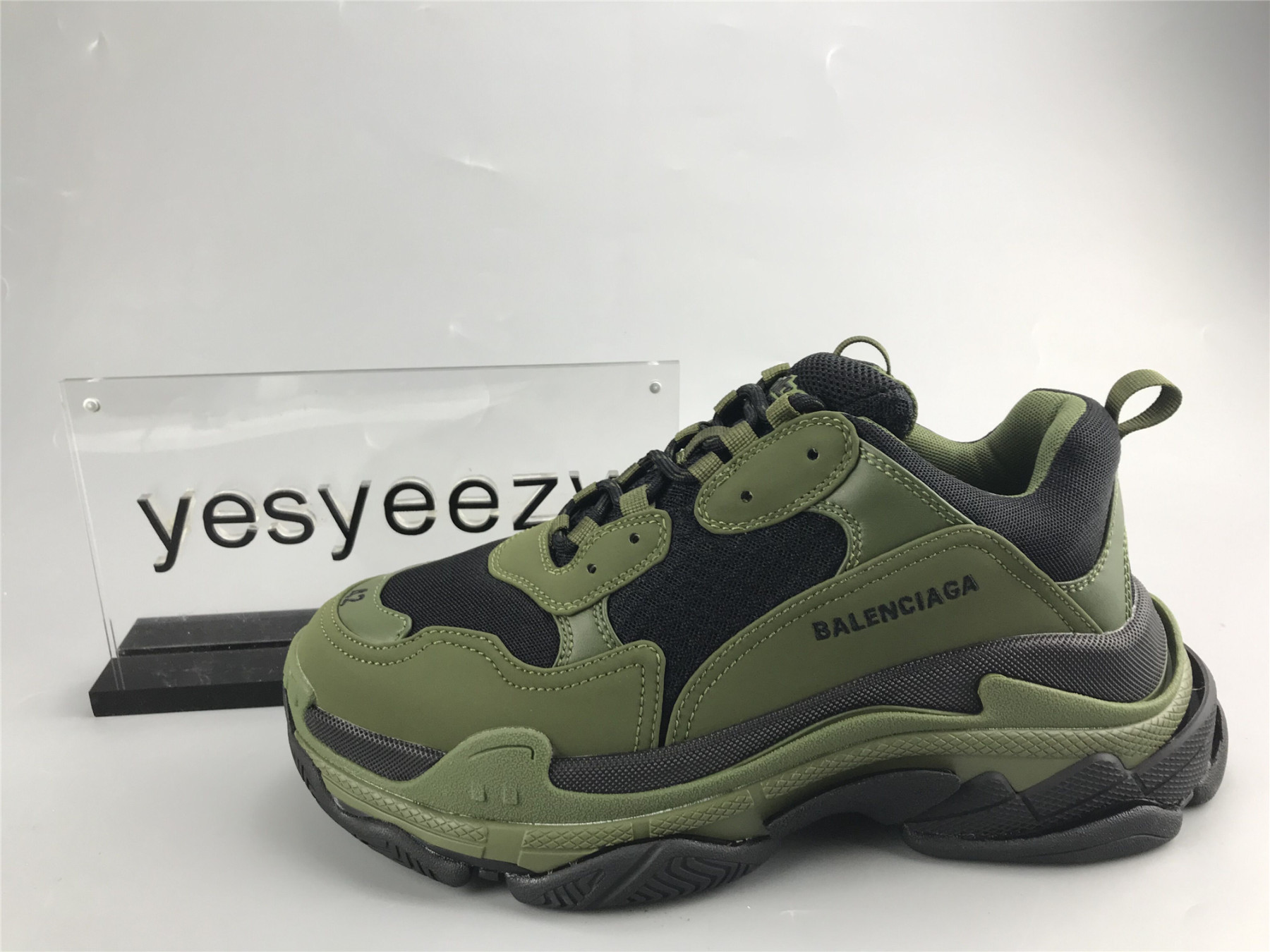 UA TRIPLE S SNEAKER ARMY GREEN