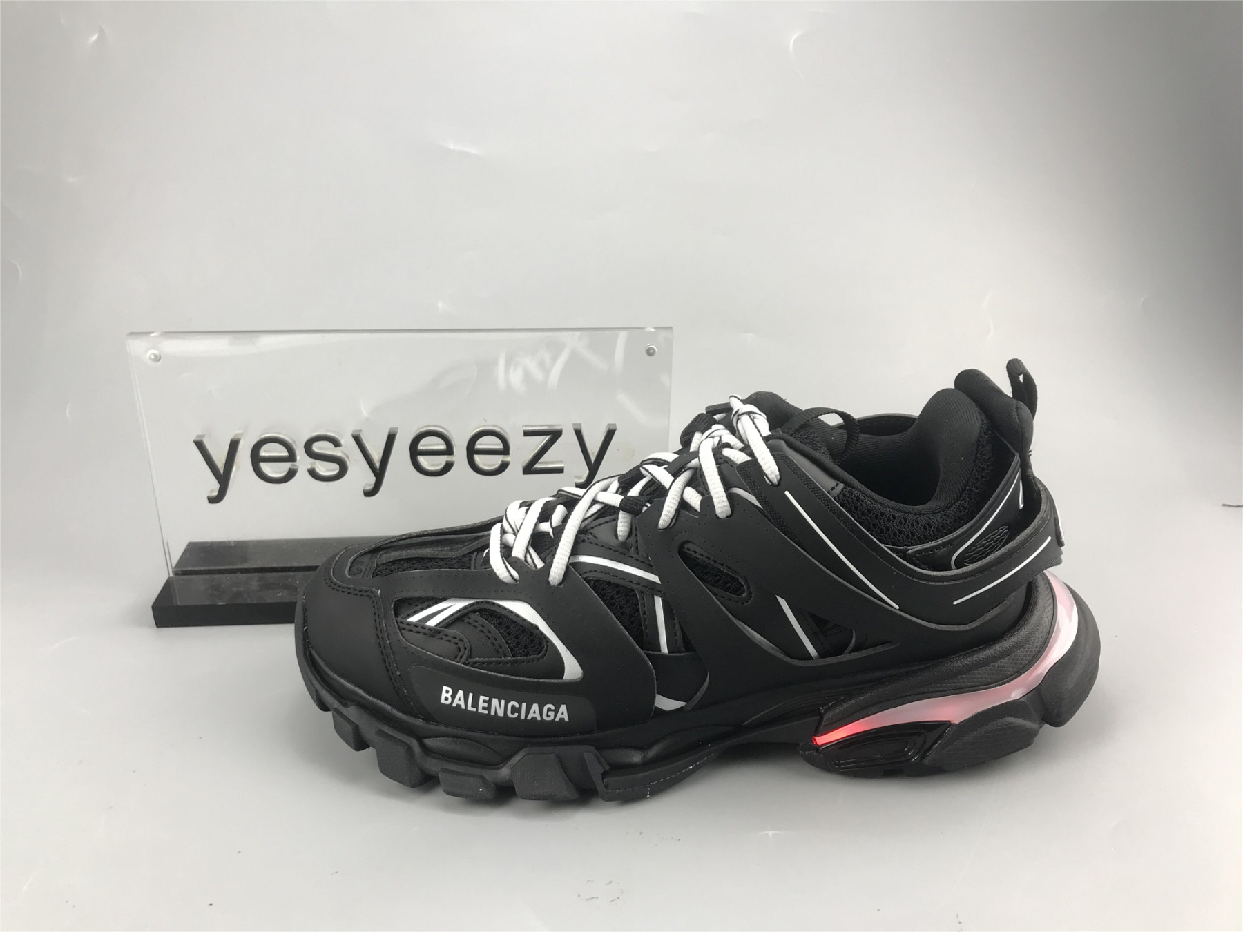 UA TRACK TRAINER BLACK SNEAKER WITH LED LIGHTS