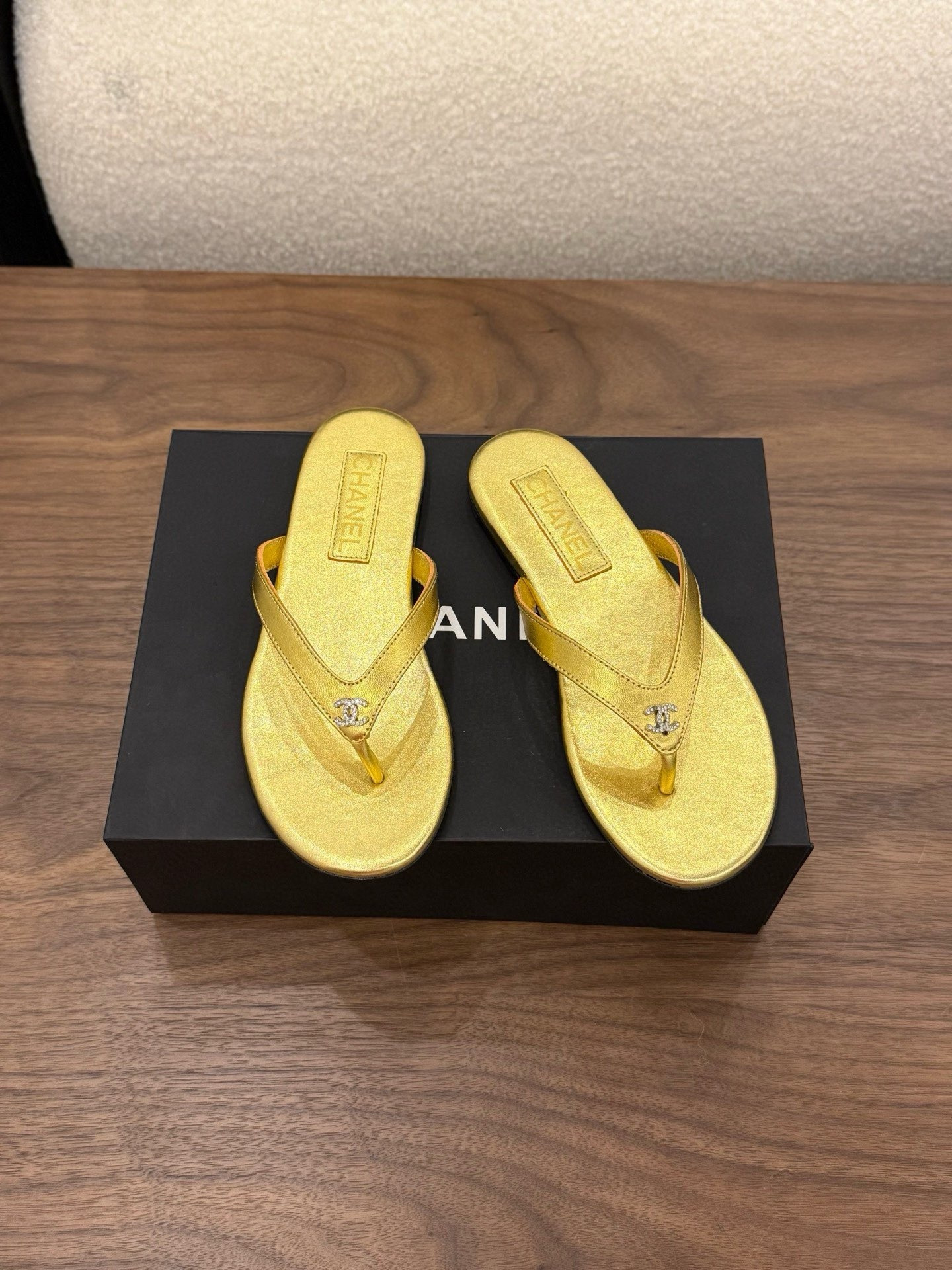 ua Ch**el slides