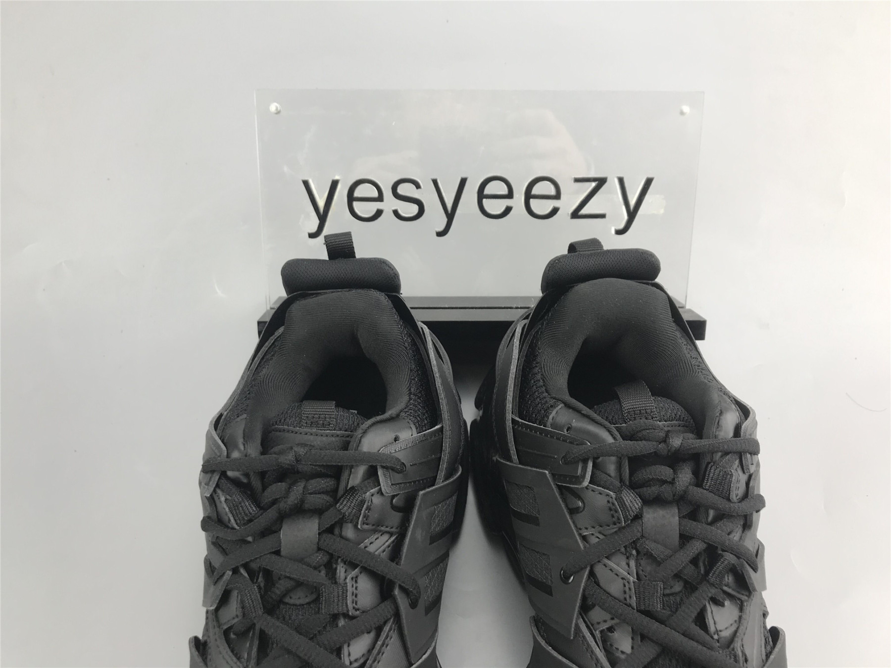 UA TRACK TRAINER BLACK TRANSPARENT SNEAKER
