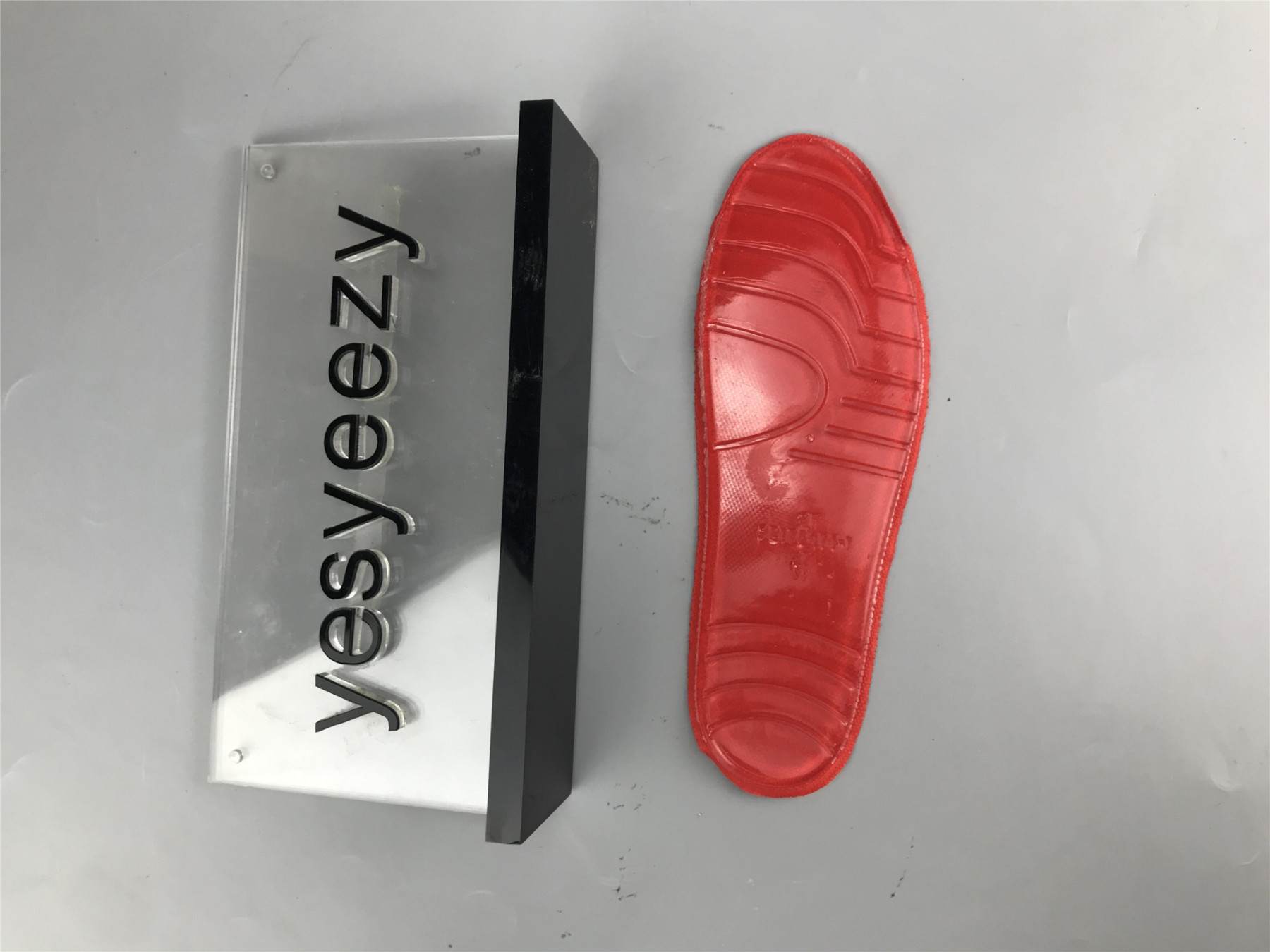 UA TRACK 2 TRAINER WHITE BRIGHT RED SNEAKER