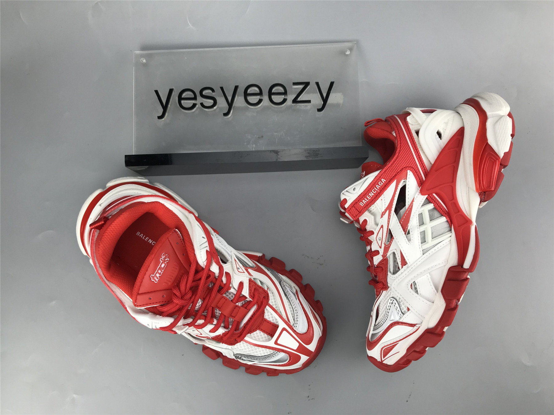 UA TRACK 2 TRAINER WHITE BRIGHT RED SNEAKER