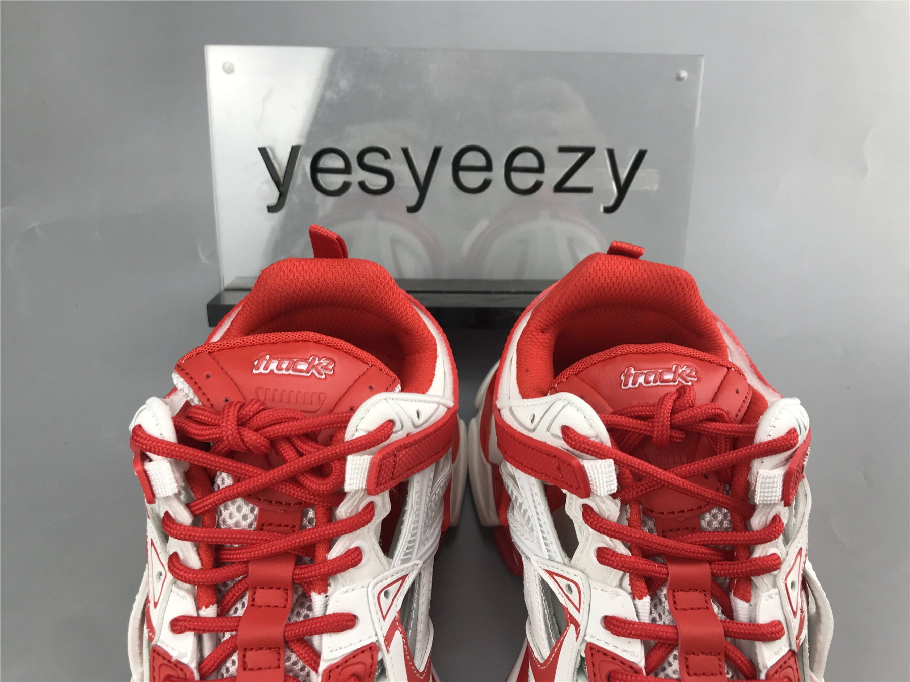 UA TRACK 2 TRAINER WHITE BRIGHT RED SNEAKER