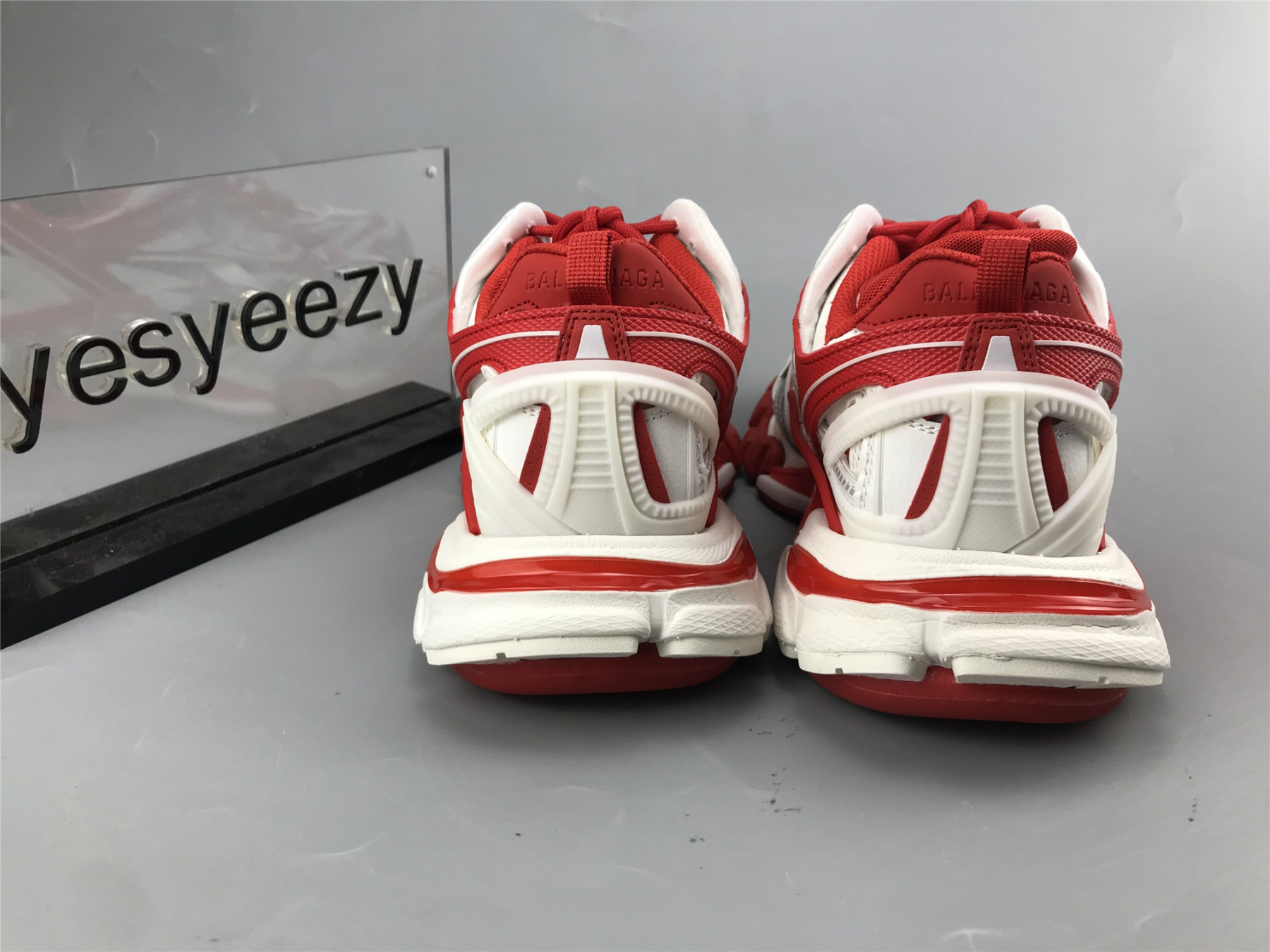 UA TRACK 2 TRAINER WHITE BRIGHT RED SNEAKER