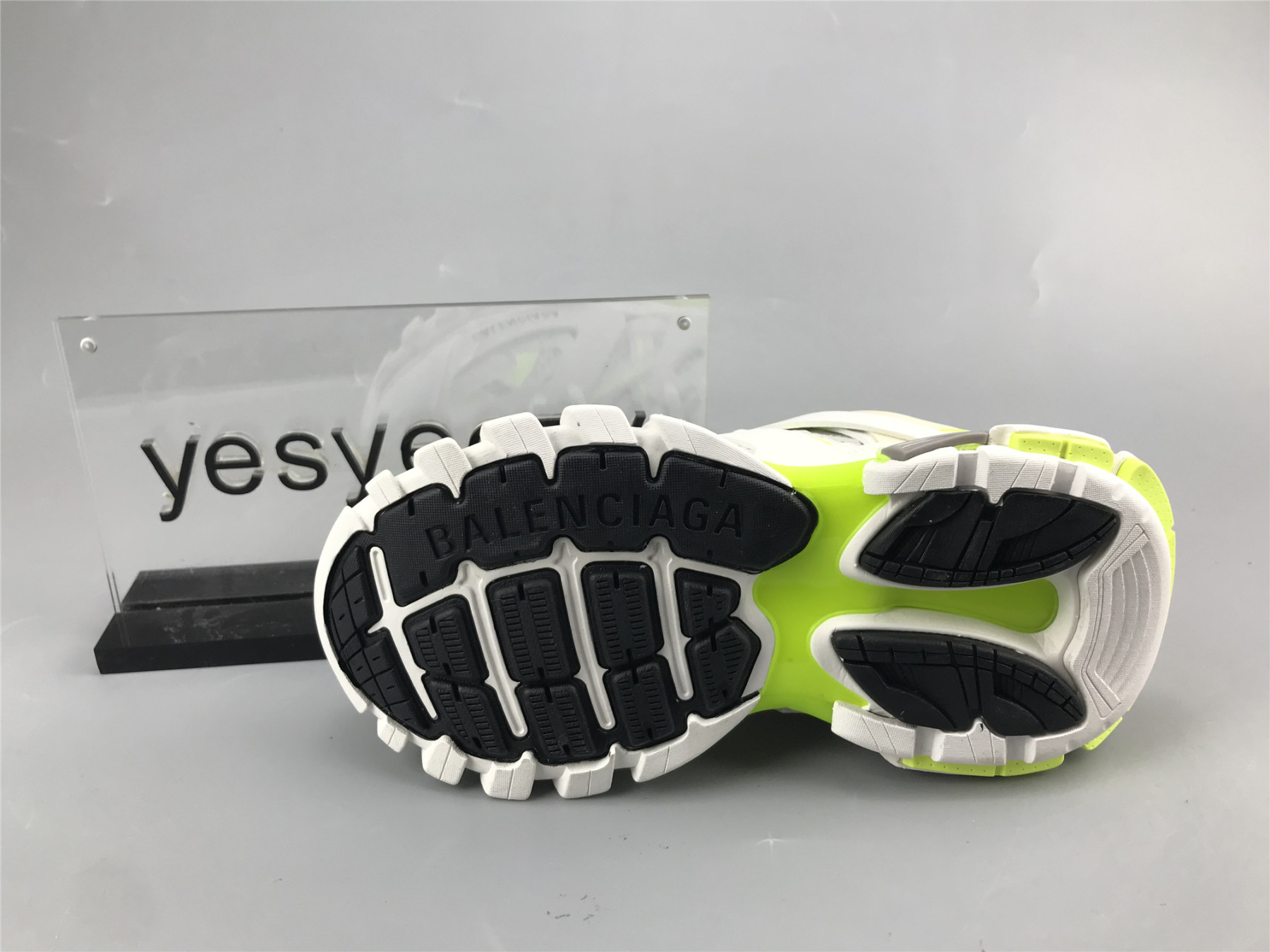 UA TRACK SNEAKER WHITE FLUORESCENT YELLOW