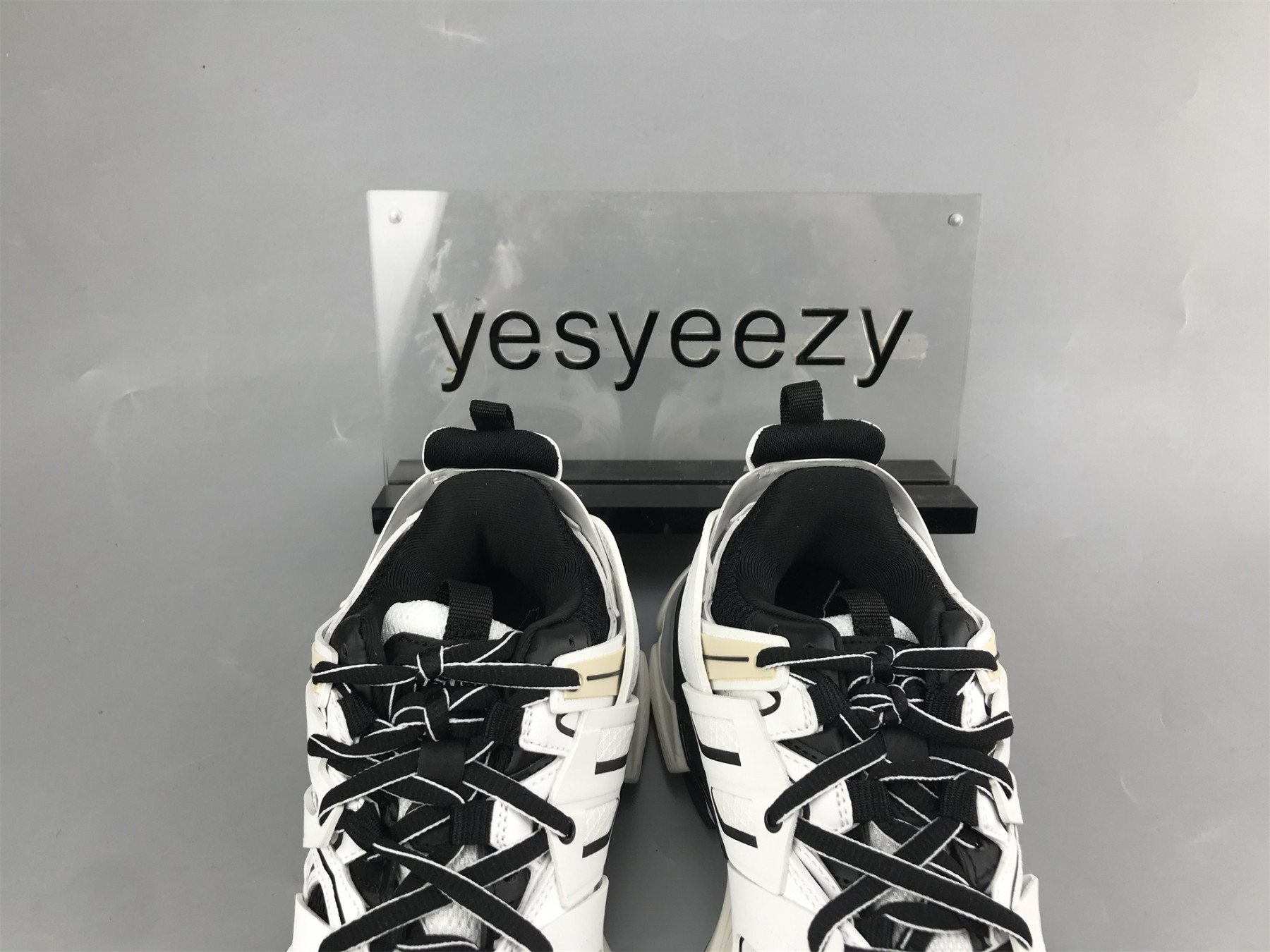 UA TRACK SNEAKER WHITE BLACK