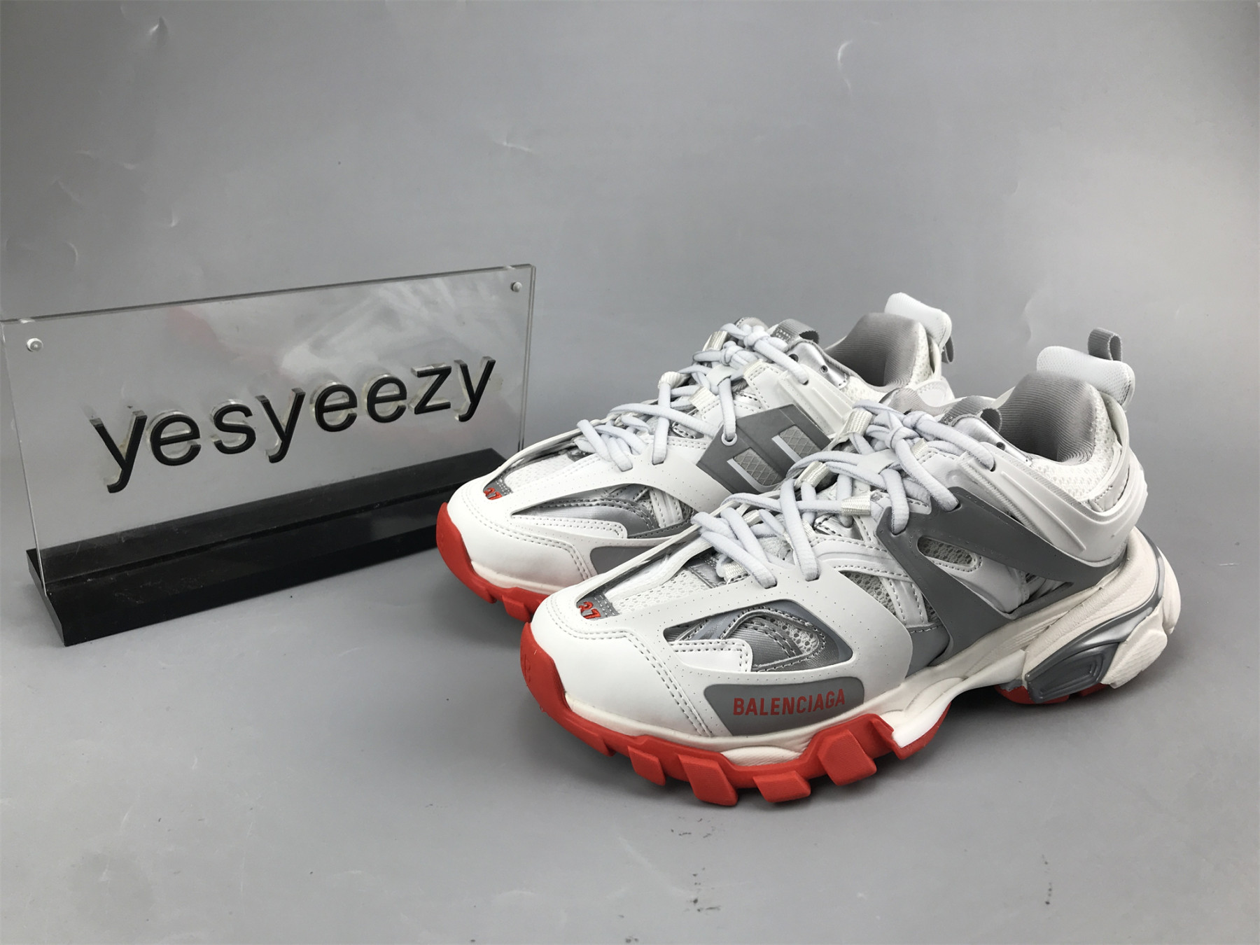 UA TRACK SNEAKER WHITE GREY RED
