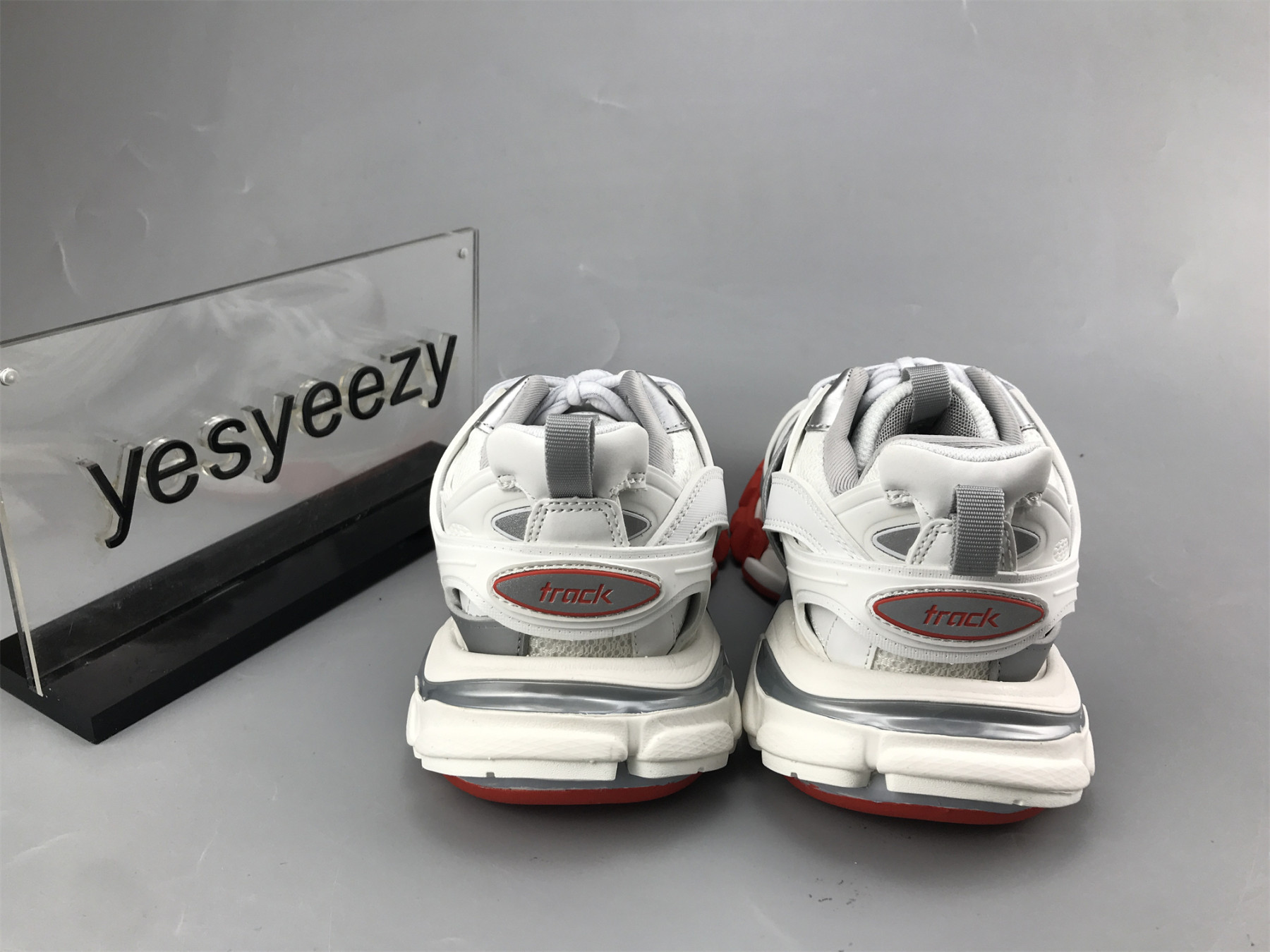 UA TRACK SNEAKER WHITE GREY RED