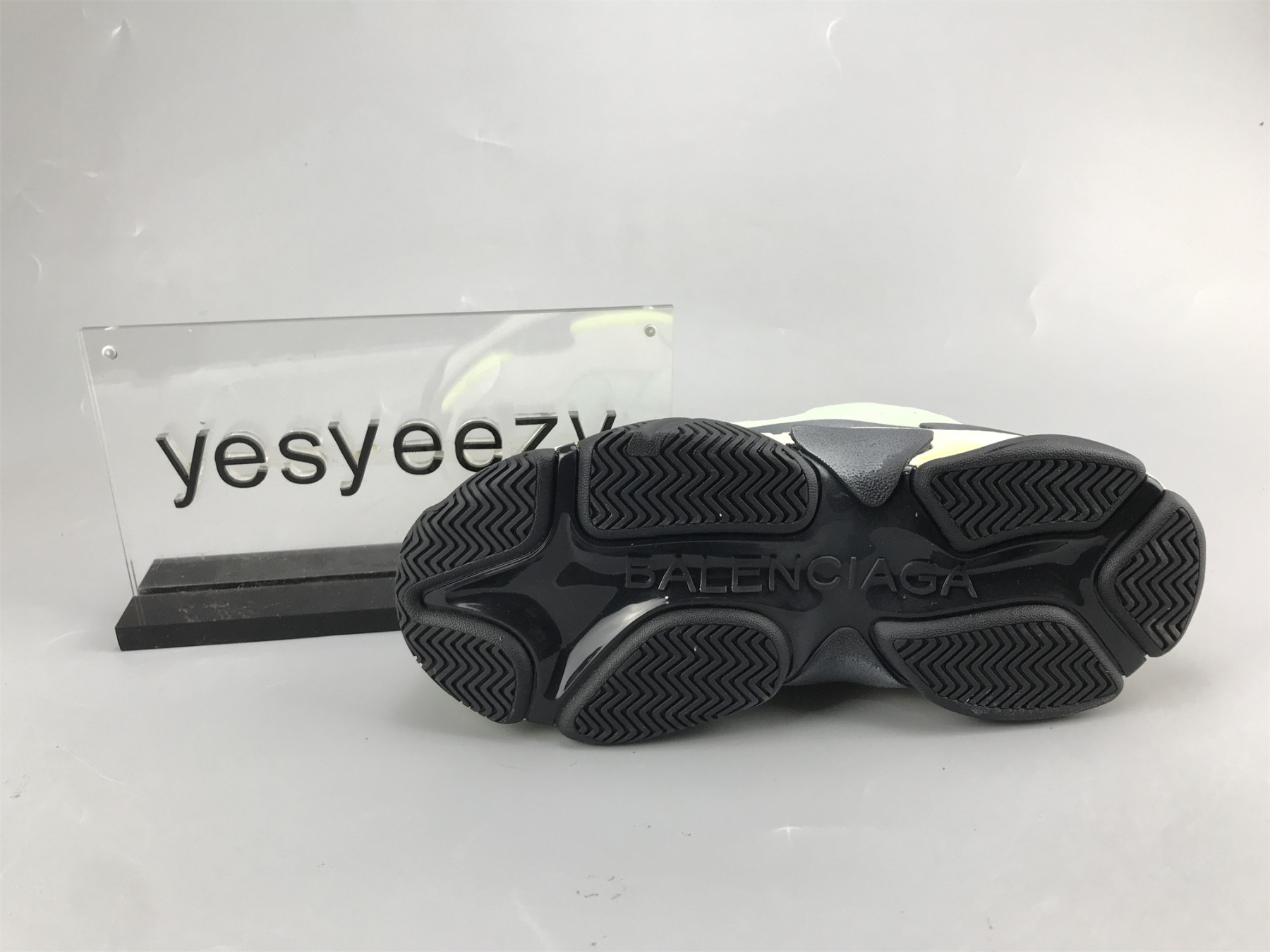 UA TRIPLE S CLEAR SOLE WHITE GREEN BLACK