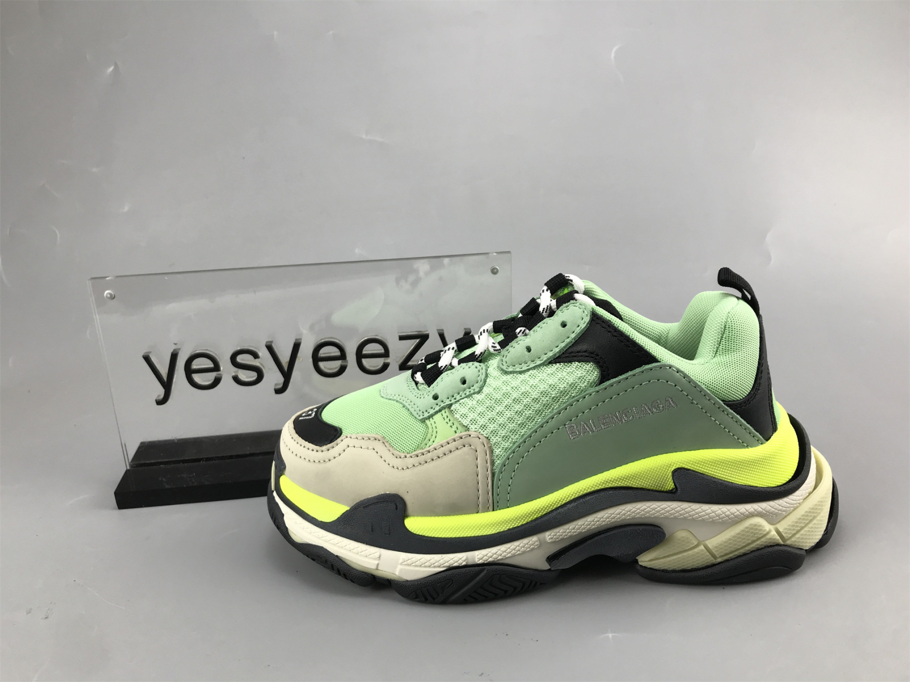 UA TRIPLE S CLEAR SOLE WHITE GREEN BLACK