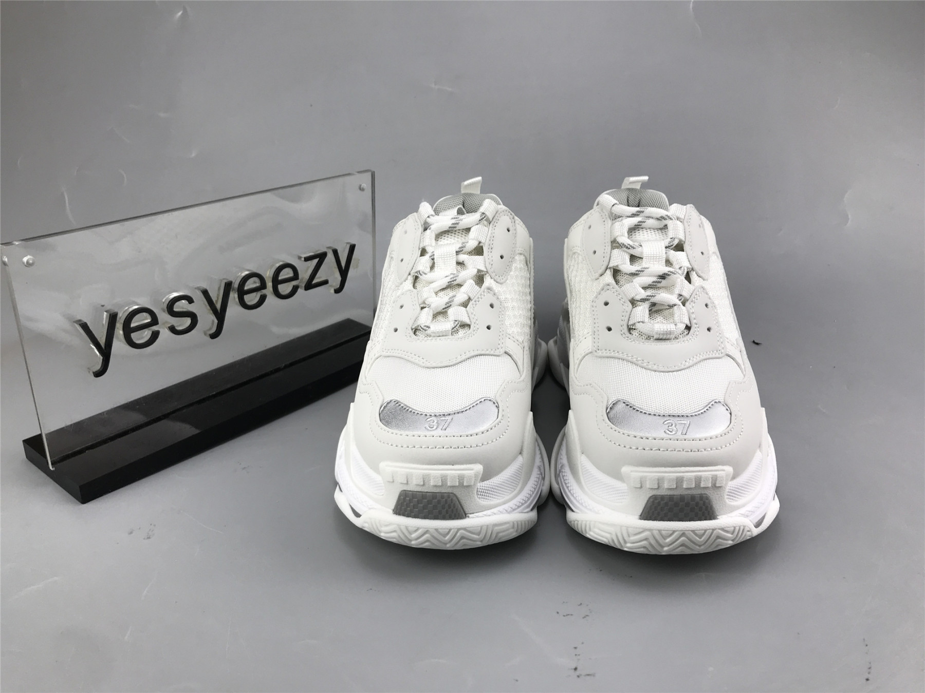 UA TRIPLE S SNEAKER WHITE METAL GREY