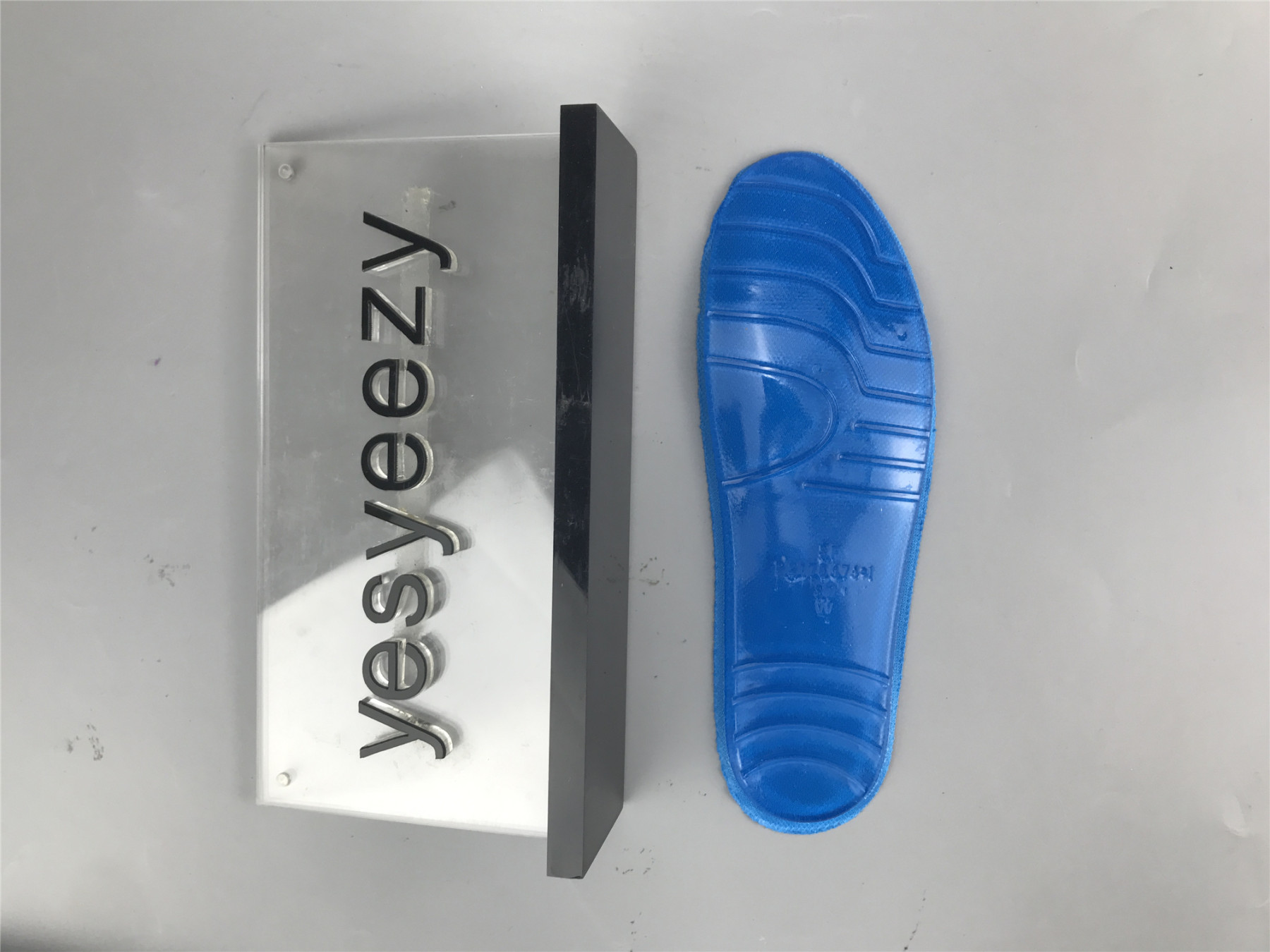 UA TRACK SNEAKER WHITE BLUE GREEN