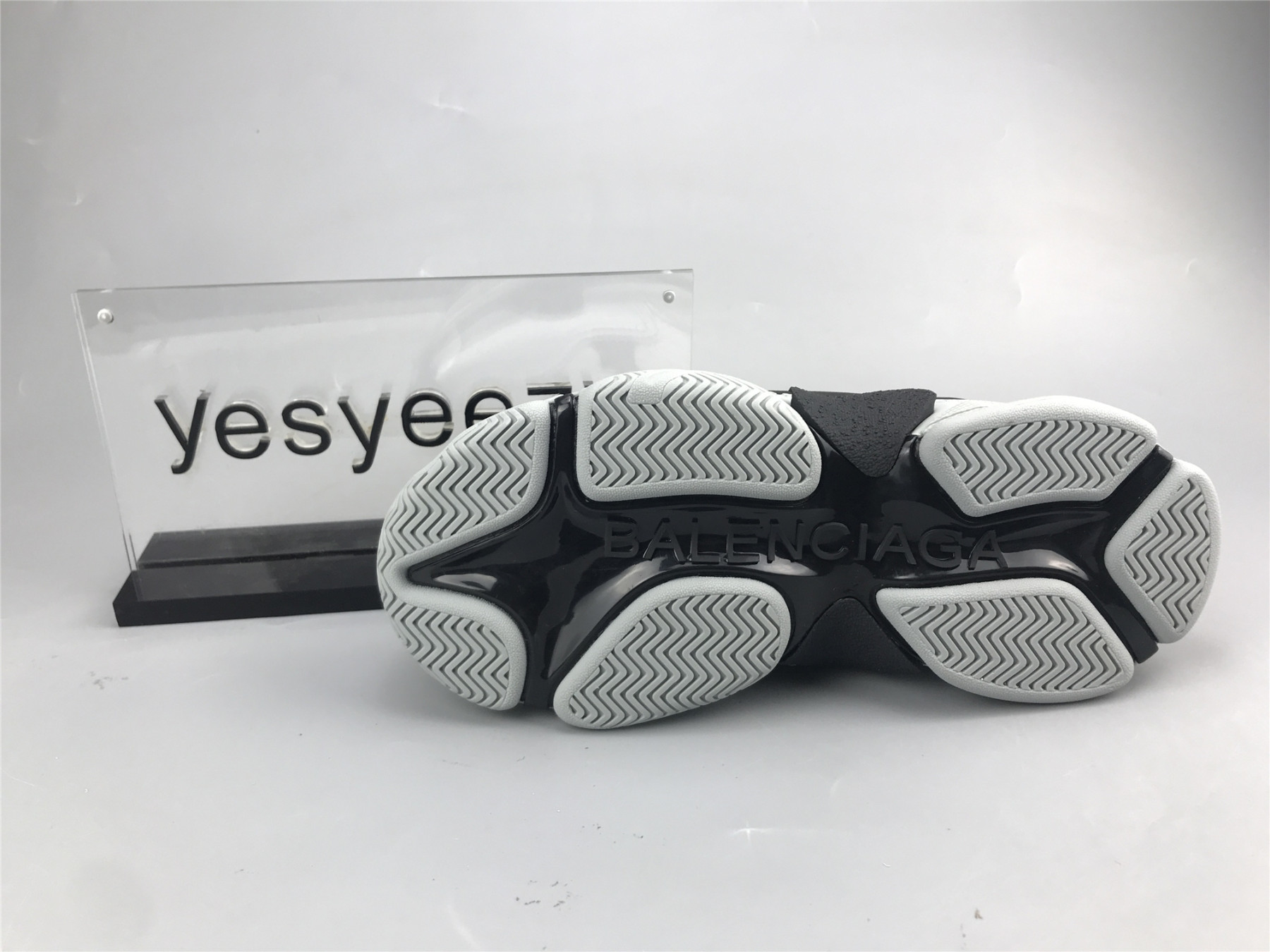 UA TRIPLE S SNEAKER GREY DARK GRAY BLACK