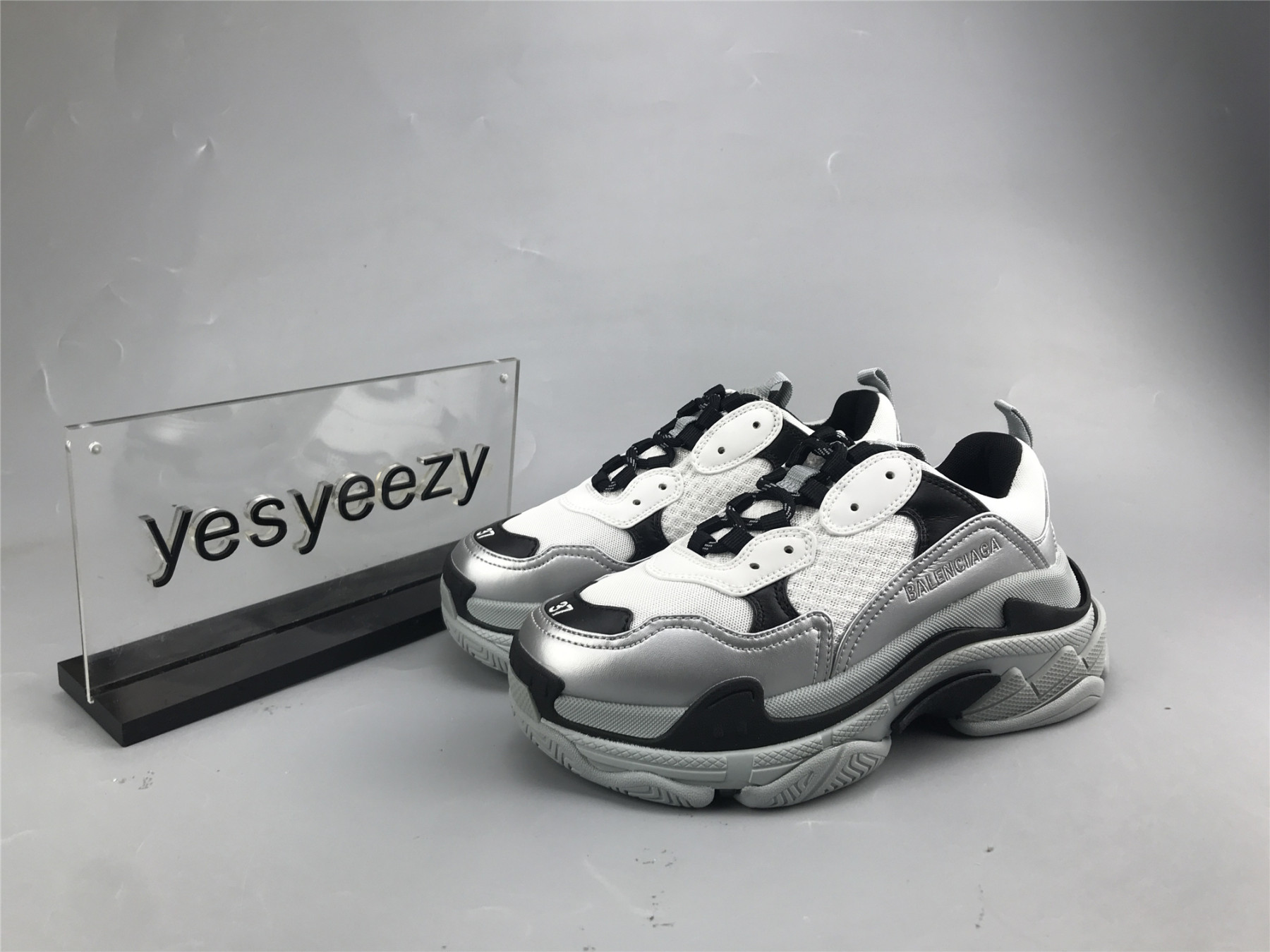 UA TRIPLE S SNEAKER GREY DARK GRAY BLACK