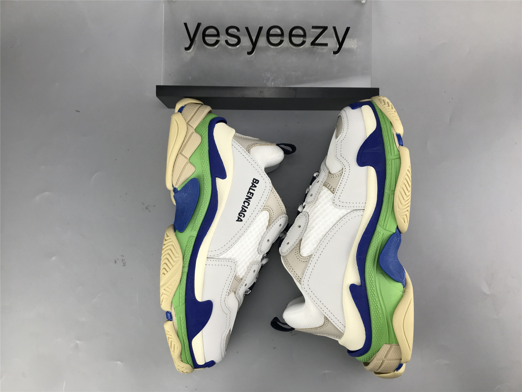 UA TRIPLE S CLEAR SOLE WHITE DK.BLUE