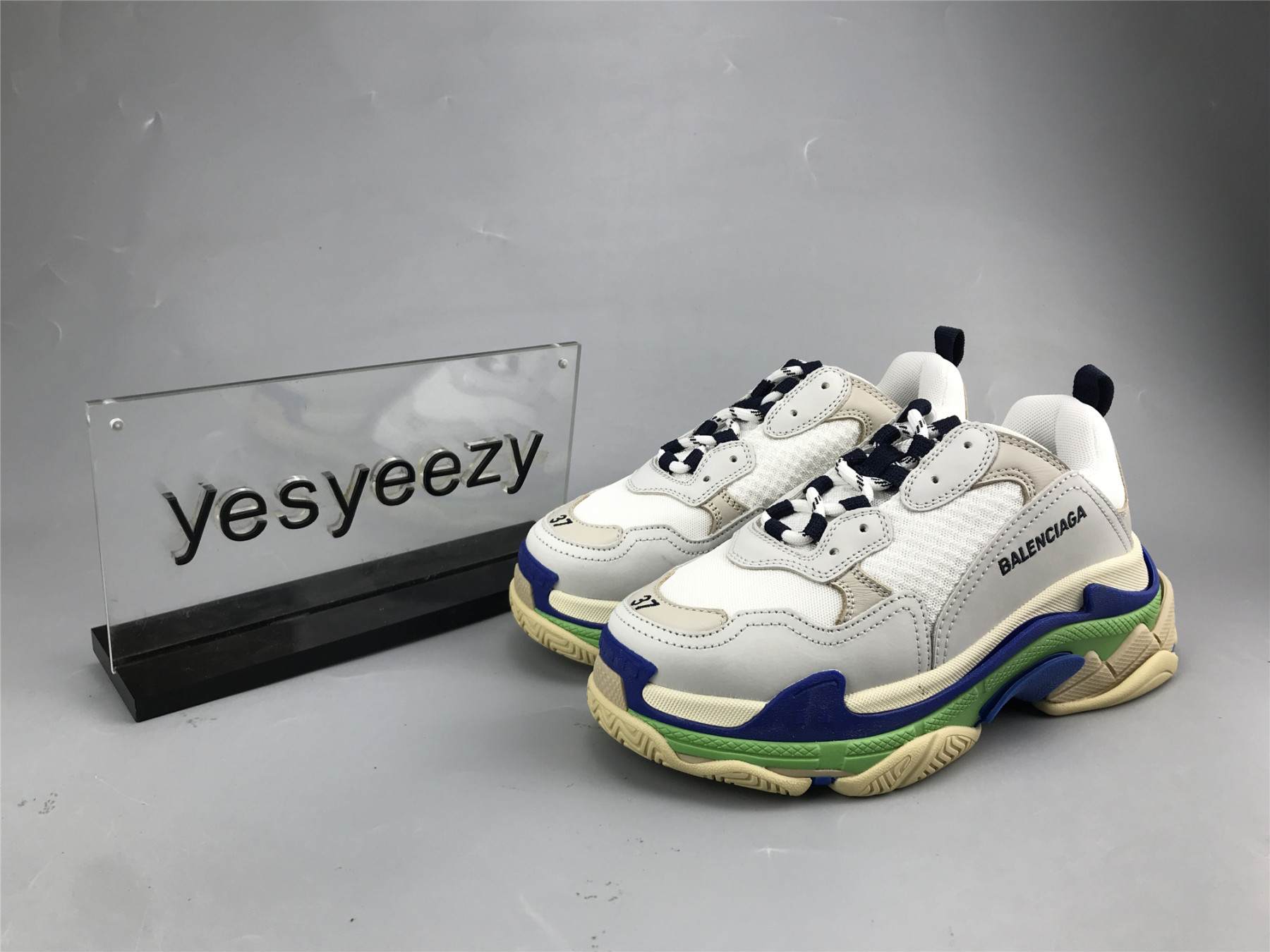UA TRIPLE S CLEAR SOLE WHITE DK.BLUE