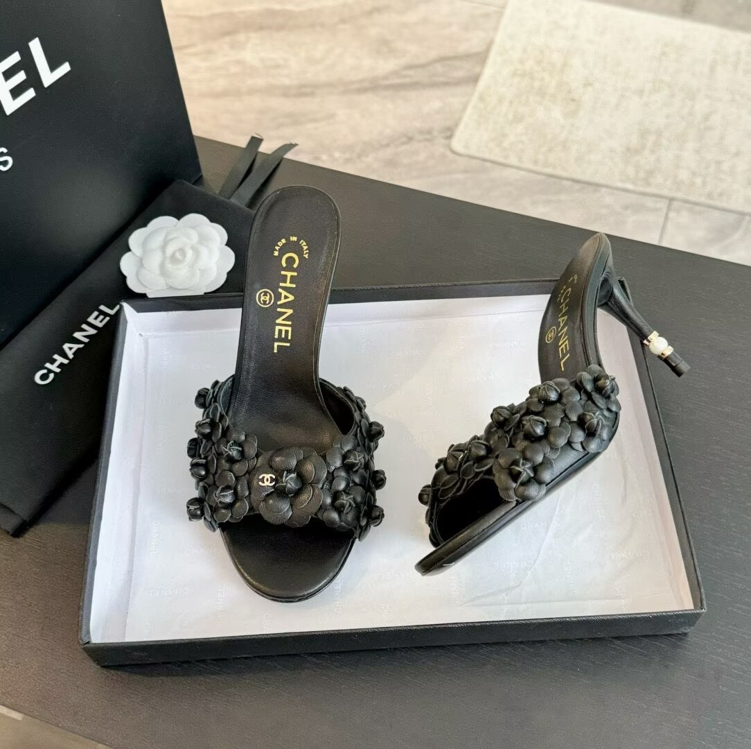 ua Ch**el heels