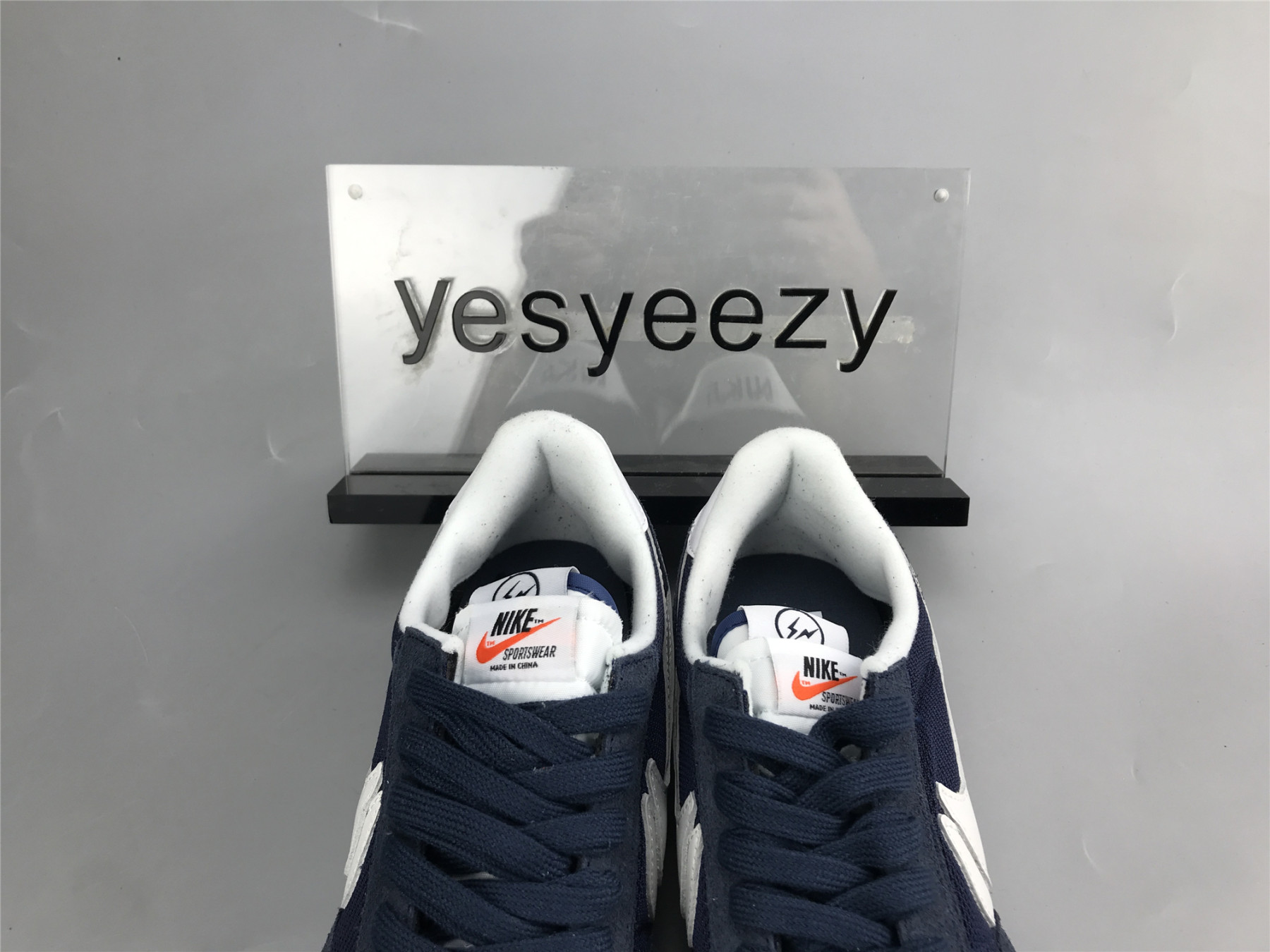 UA NIKE FRAGMENT DESIGN X SACAI X LDV WAFFLE 