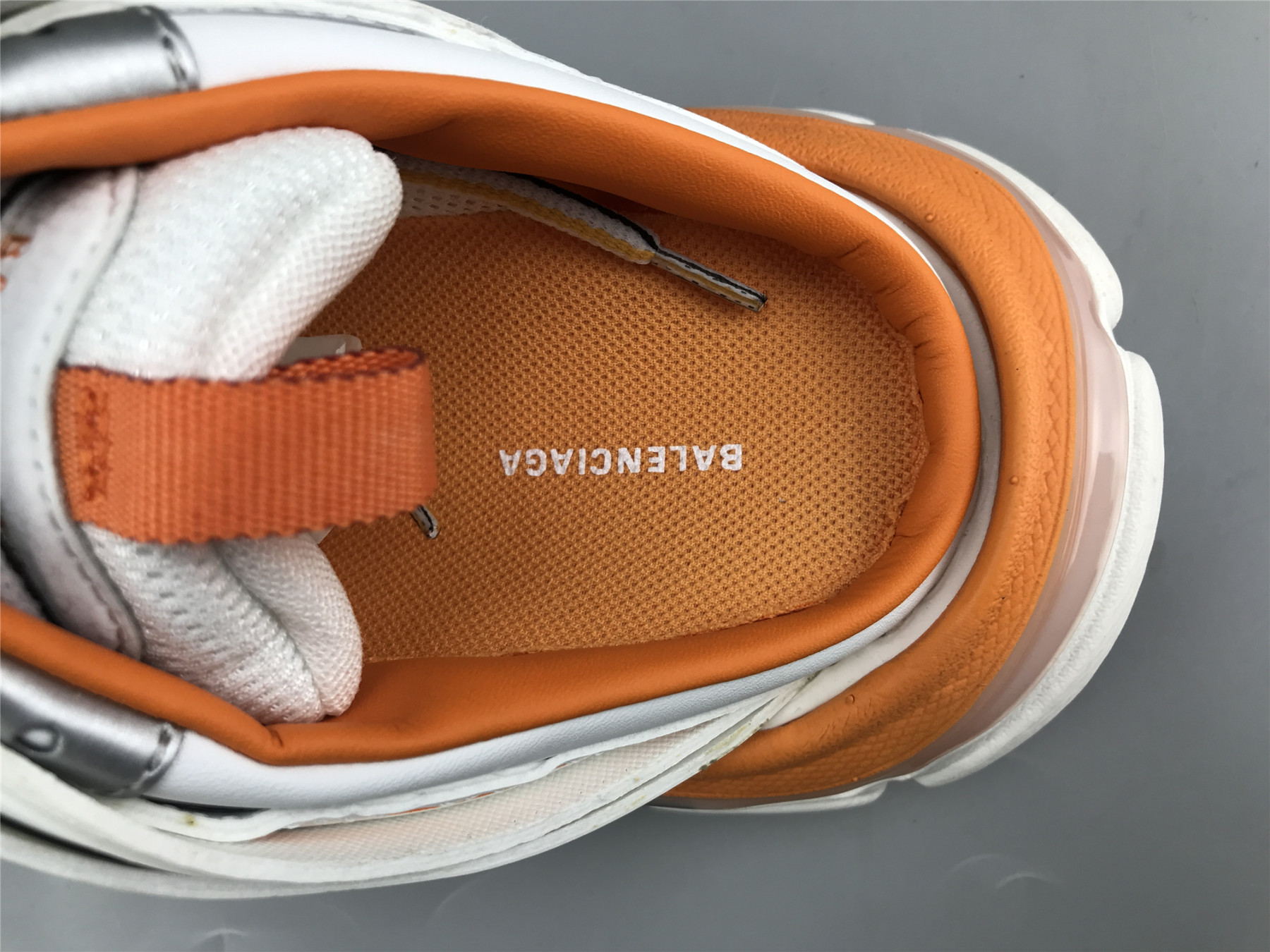 UA TRACK MULE WHITE ORANGE