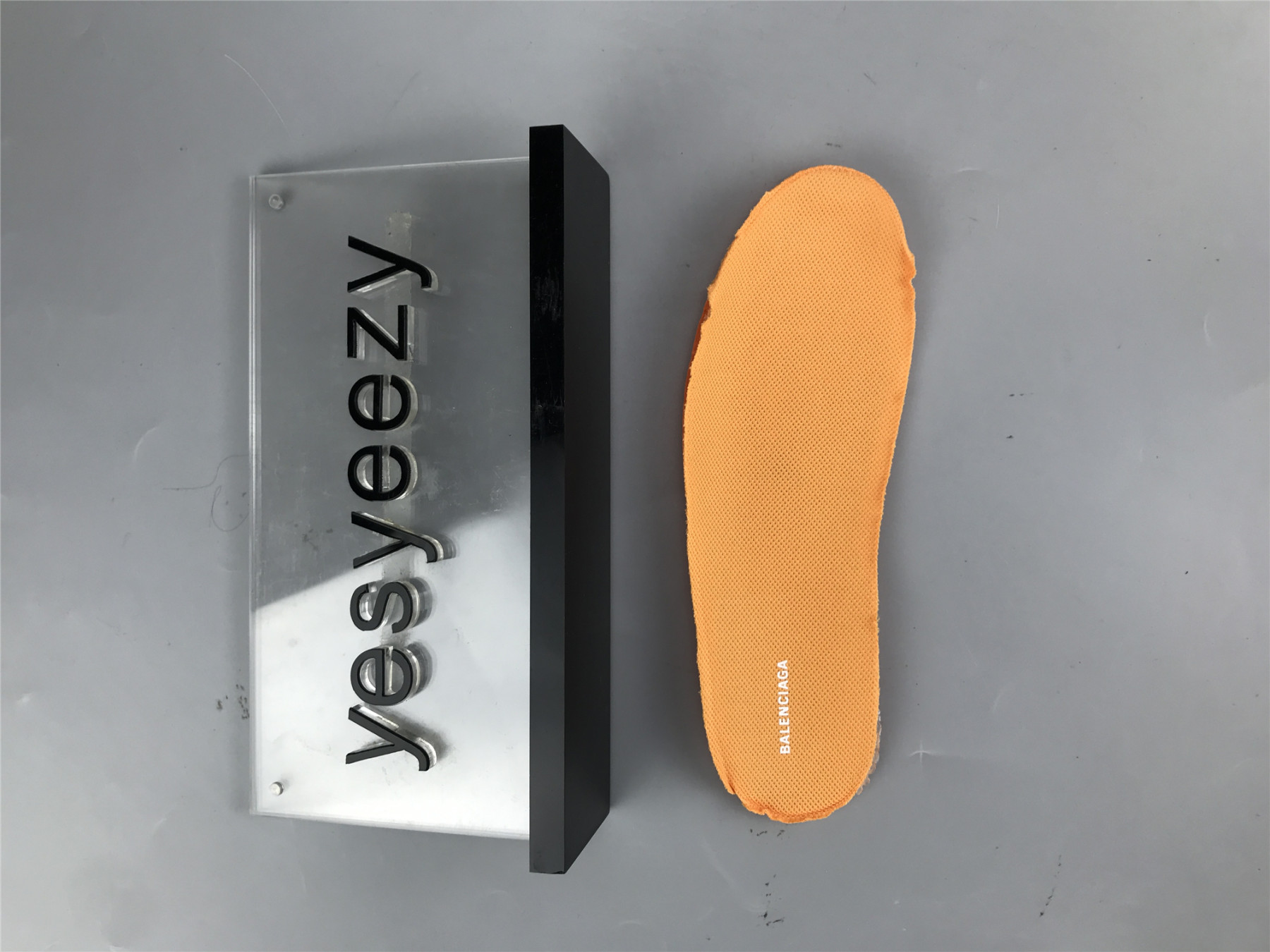 UA TRACK MULE WHITE ORANGE