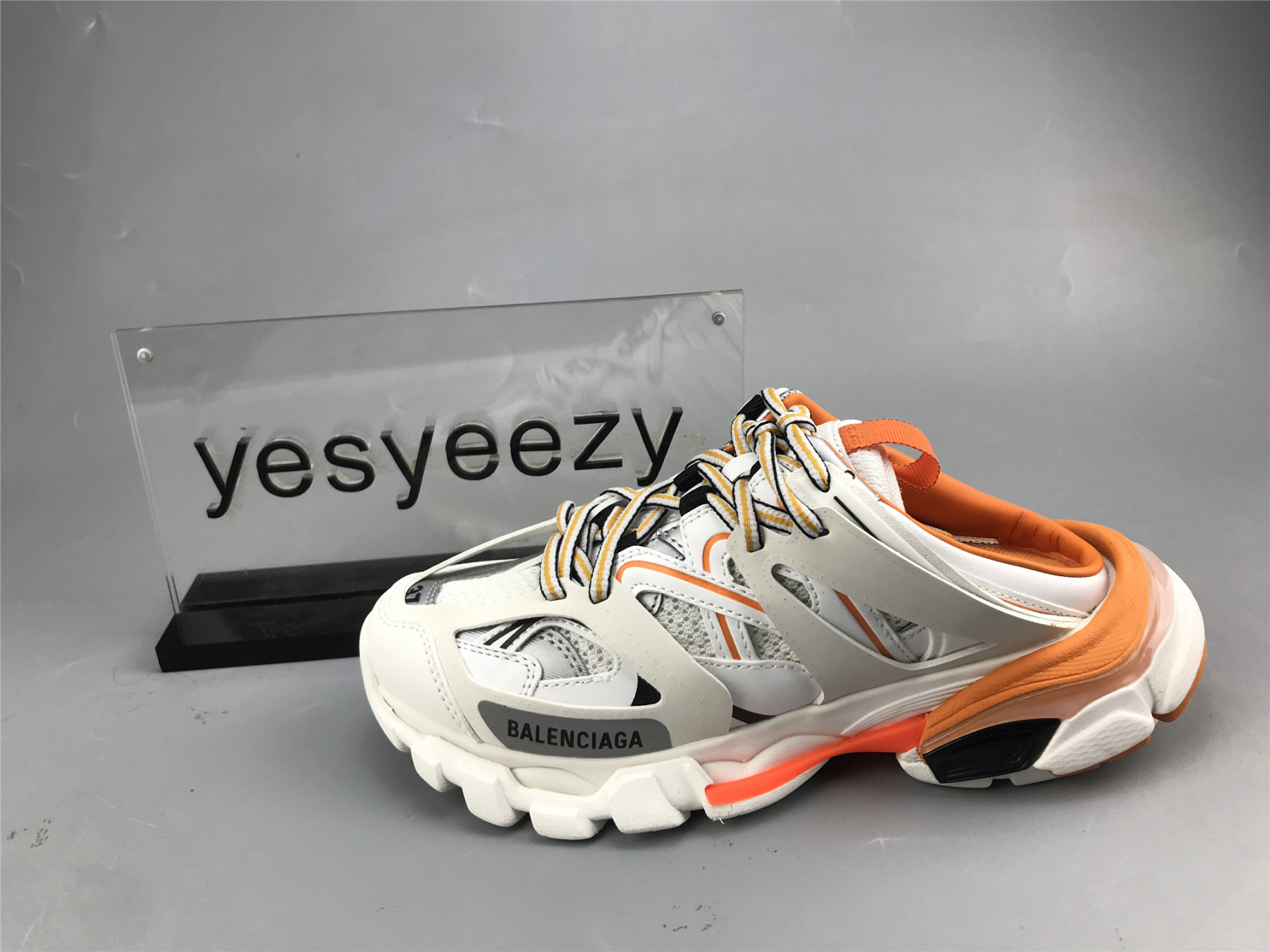 UA TRACK MULE WHITE ORANGE