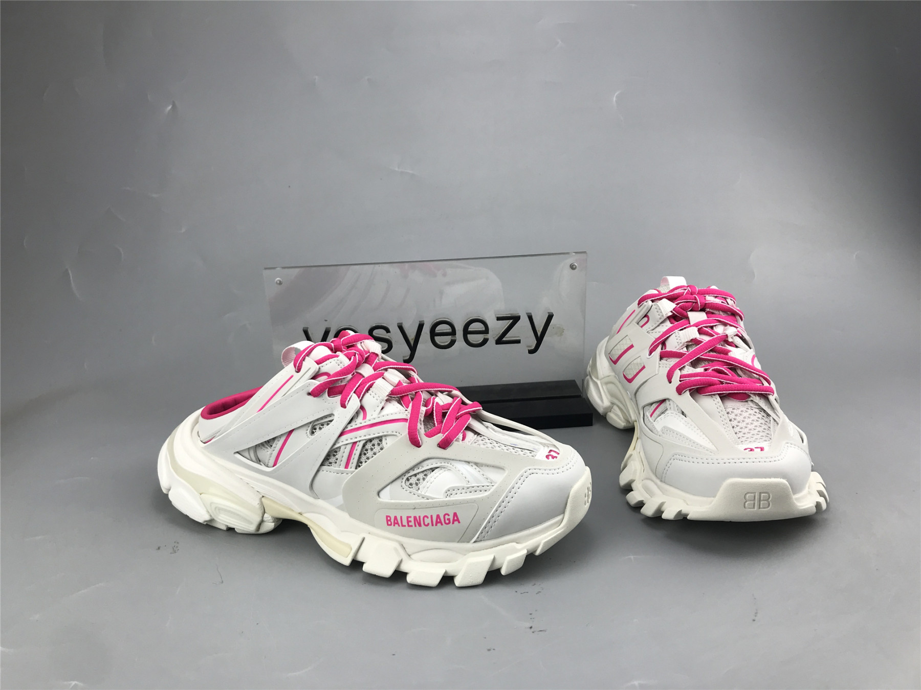 UA TRACK MULE WHITE ROSE RED
