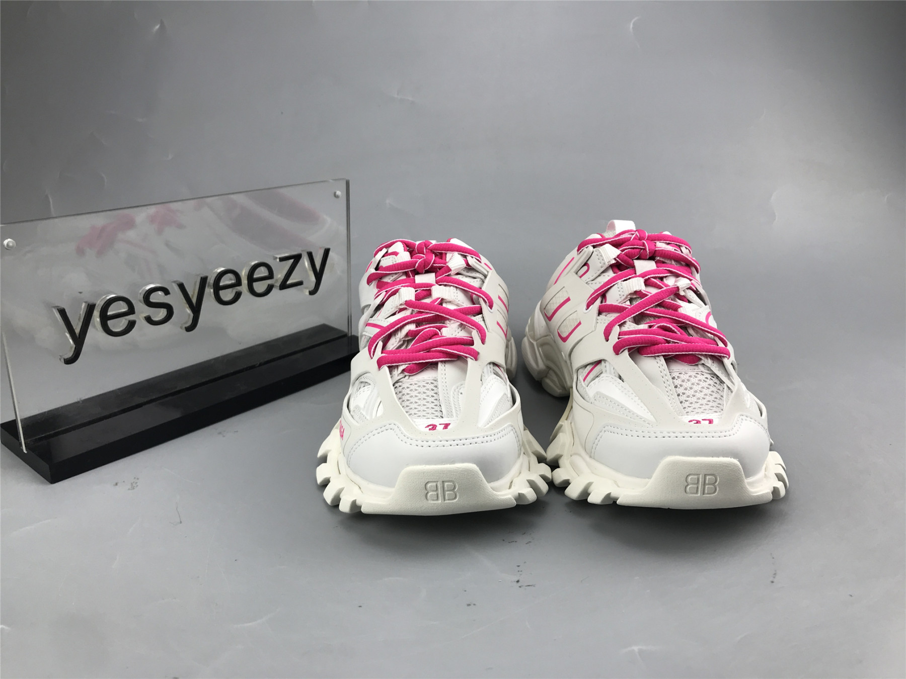 UA TRACK MULE WHITE ROSE RED