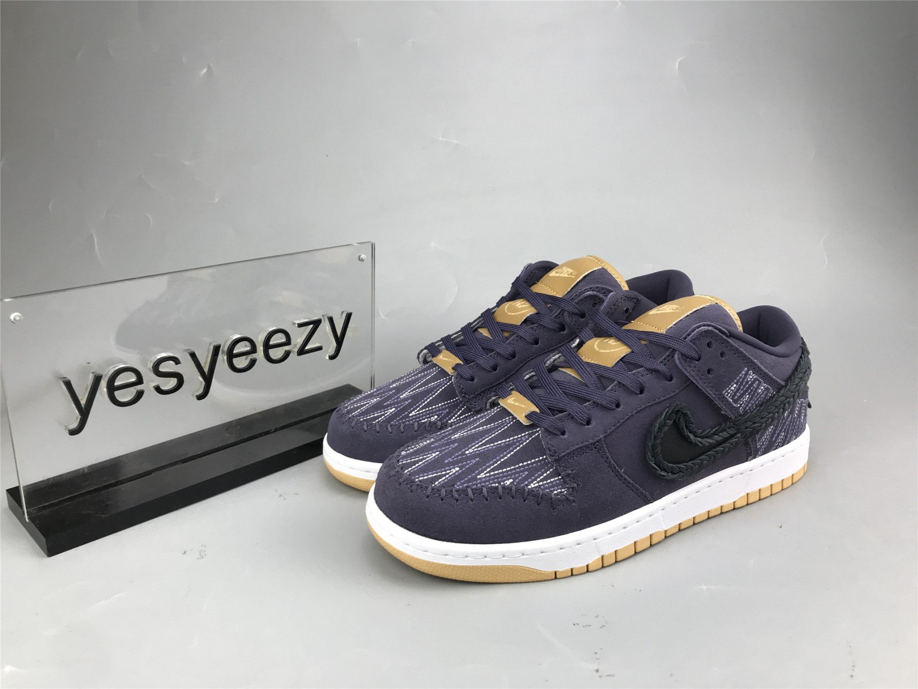 UA NIKE DUNK LOW 