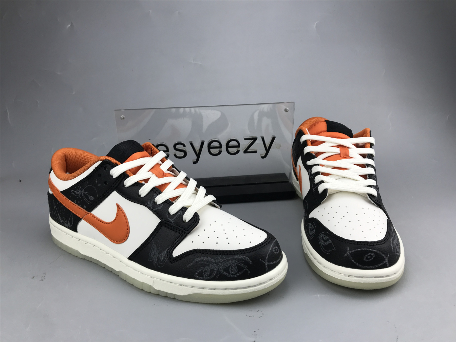 UA NIKE DUNK LOW 