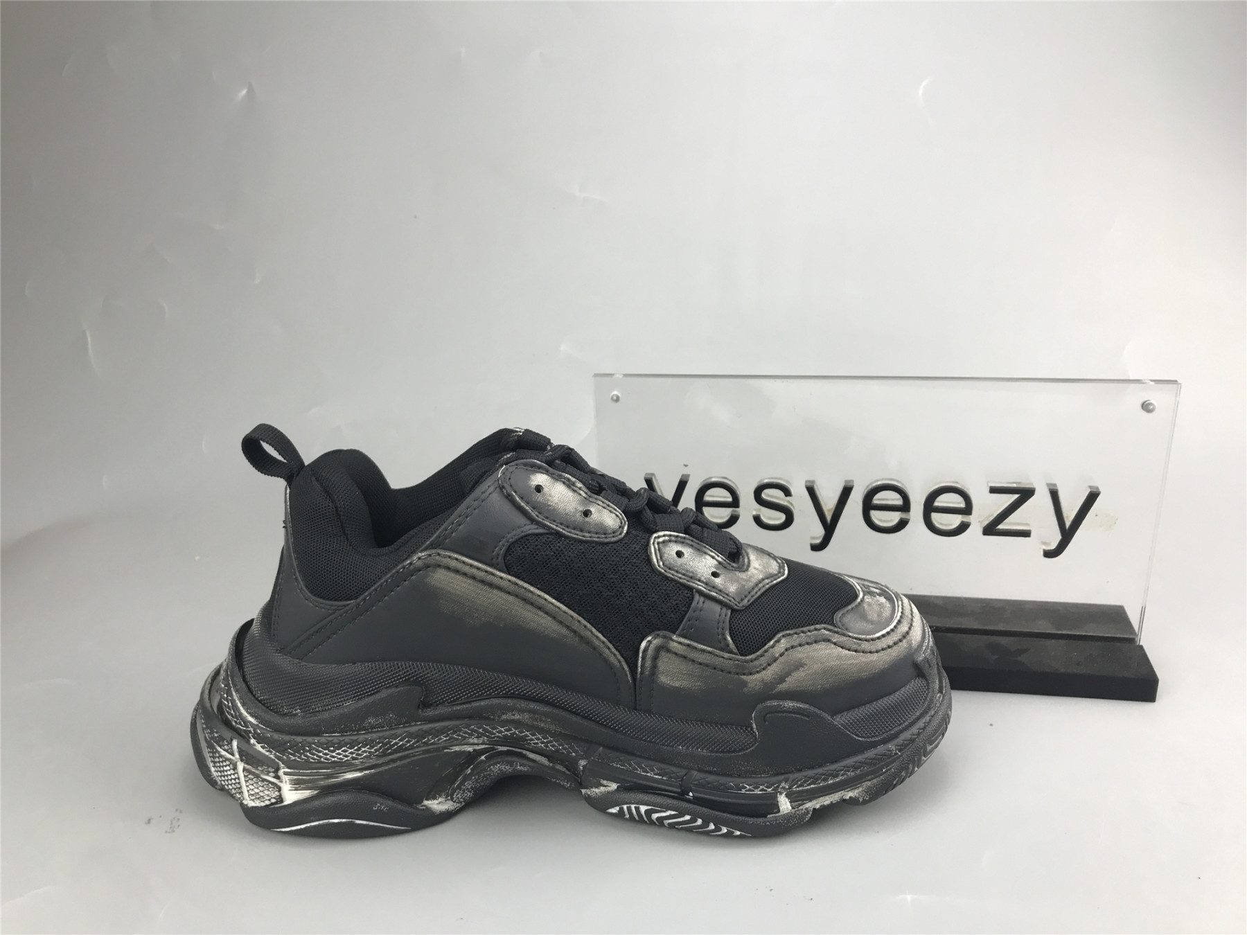 UA TRIPLE S CLEAR SOLE BLACK GREY