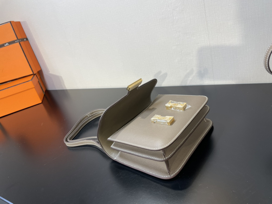 H**me5 Constance 24 Epsom  leather gold hardware 9.4"x5.9"x3"