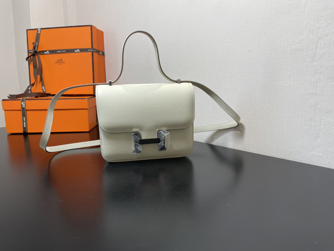 H**me5 Constance 24 White Epsom leather silver hardware 9.4"x5.9"x3"