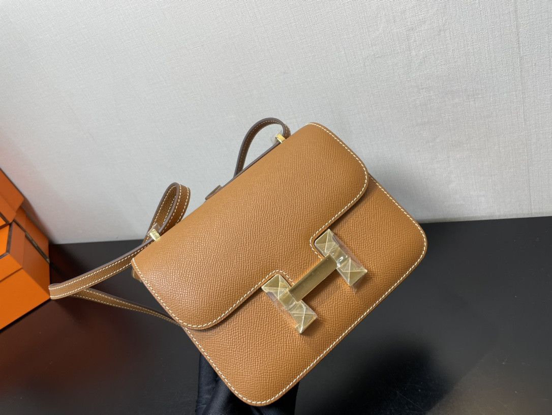 H**me5 Constance 19 Epsom Gold Hardware 7.25" x 6.25" x 2.25"