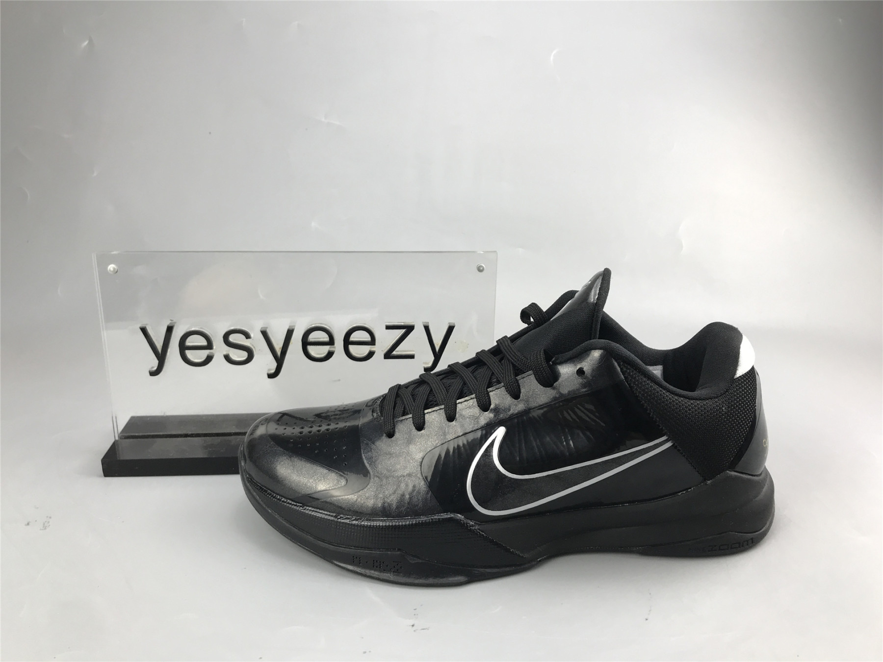 UA NIKE ZOOM KOBE 5 